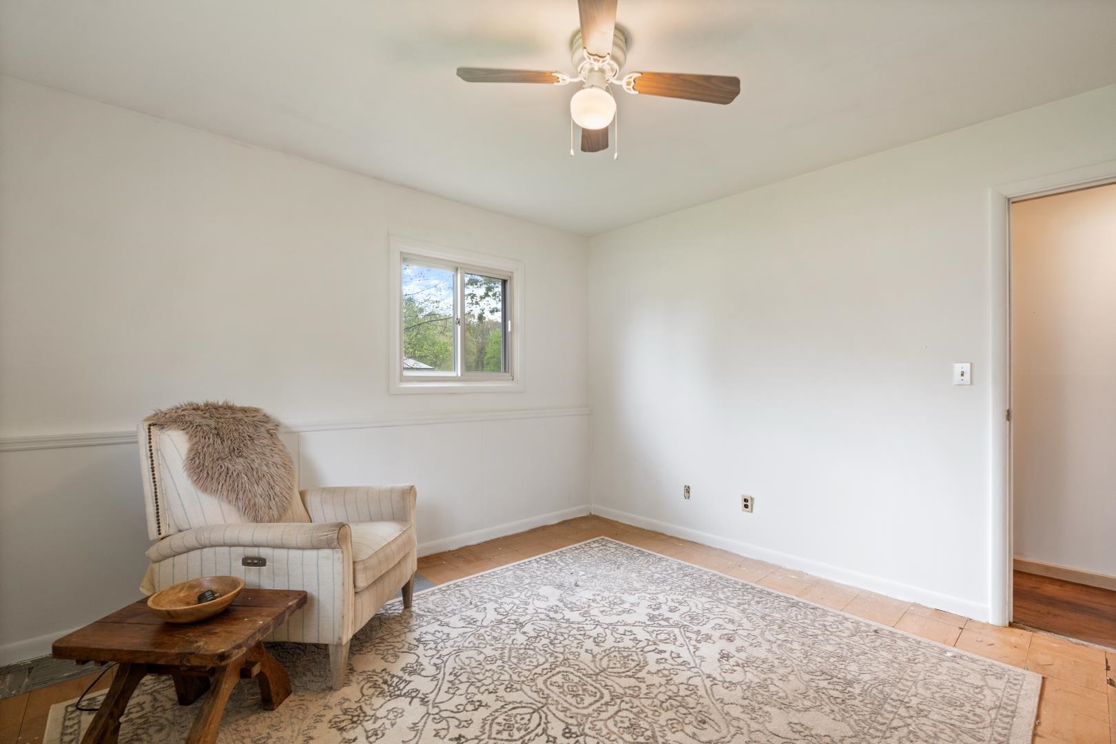 Photo 19 of 204 E Ramar Drive