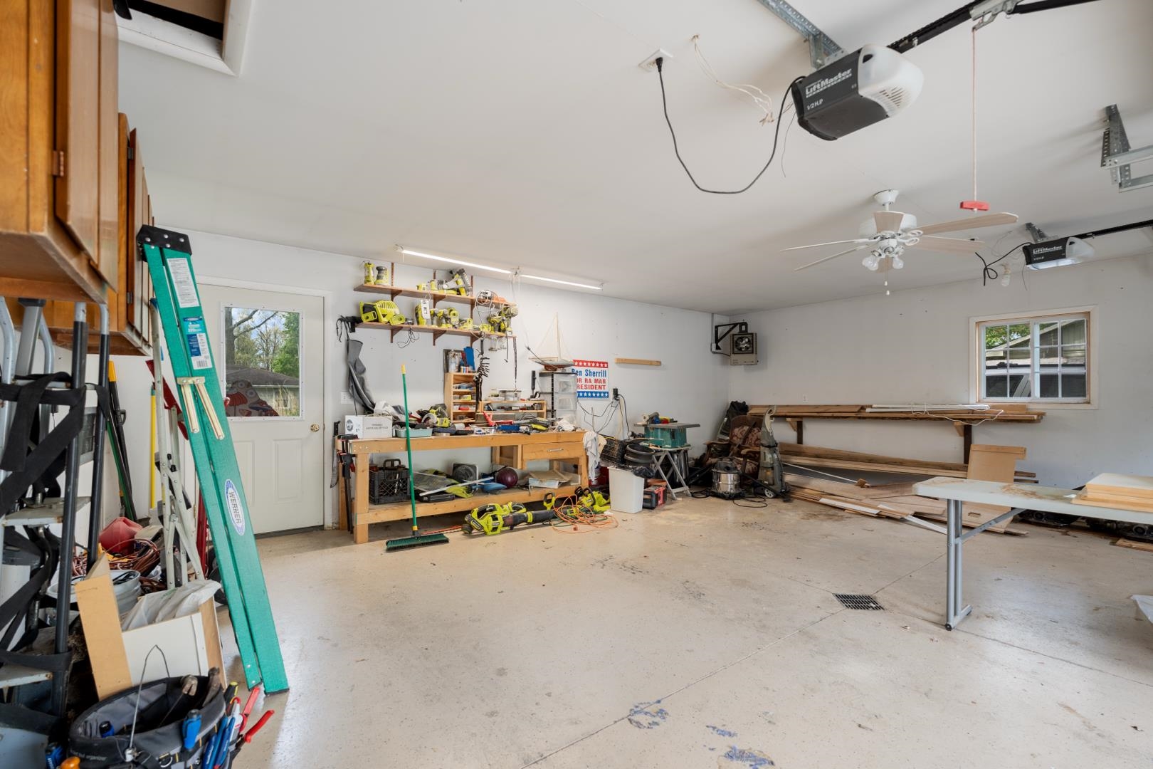 Photo 22 of 204 E Ramar Drive