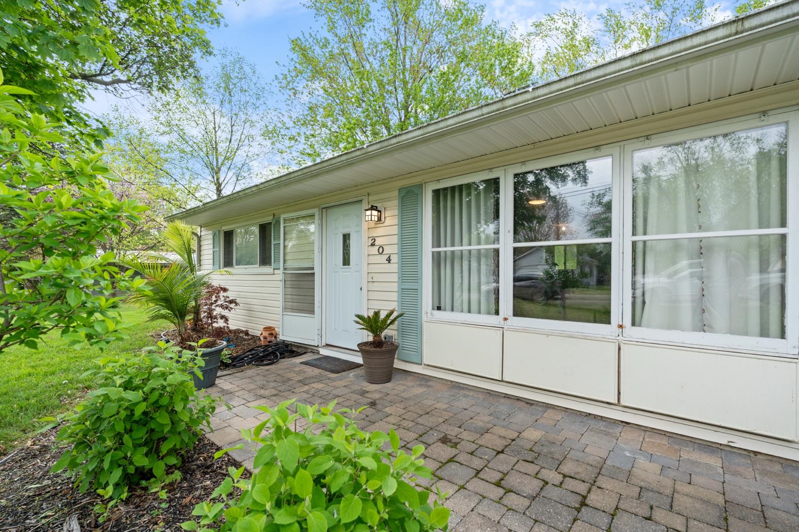 Photo 23 of 204 E Ramar Drive