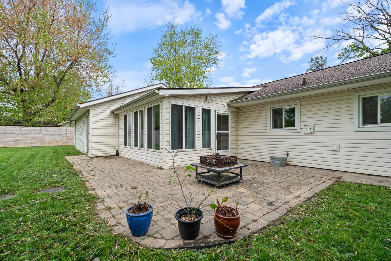 Photo 24 of 204 E Ramar Drive
