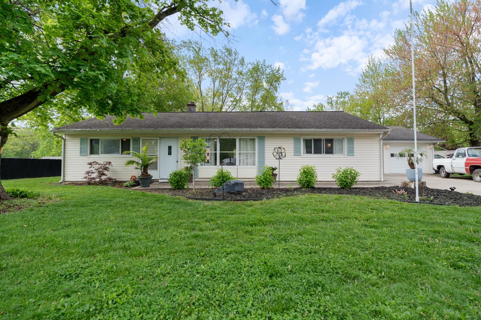Photo 26 of 204 E Ramar Drive