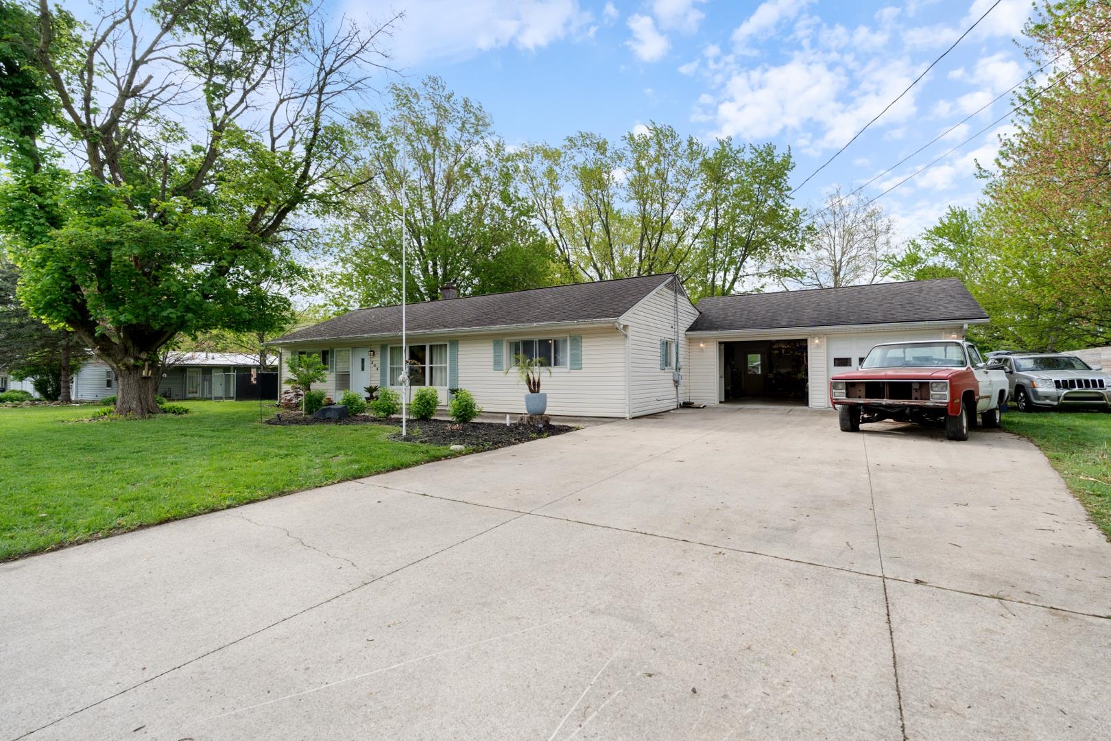 Photo 31 of 204 E Ramar Drive