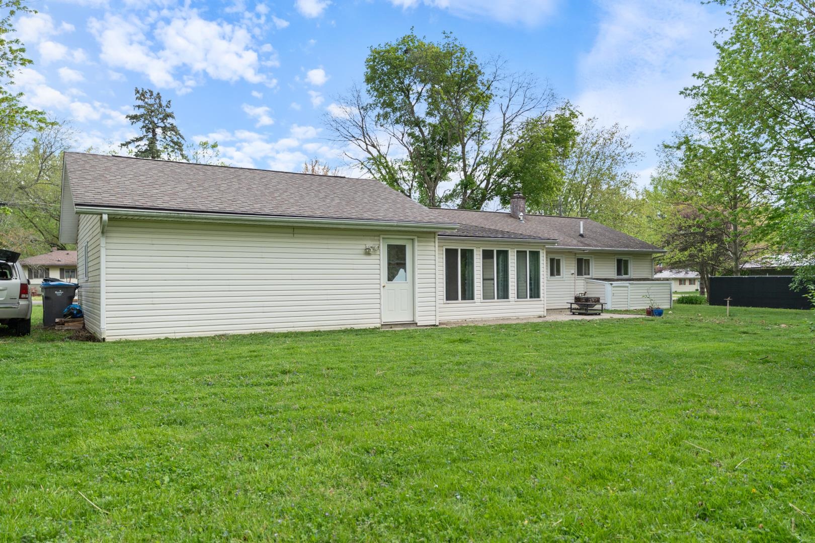 Photo 32 of 204 E Ramar Drive