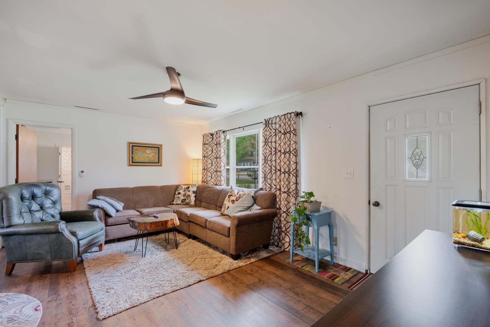 Photo 4 of 204 E Ramar Drive