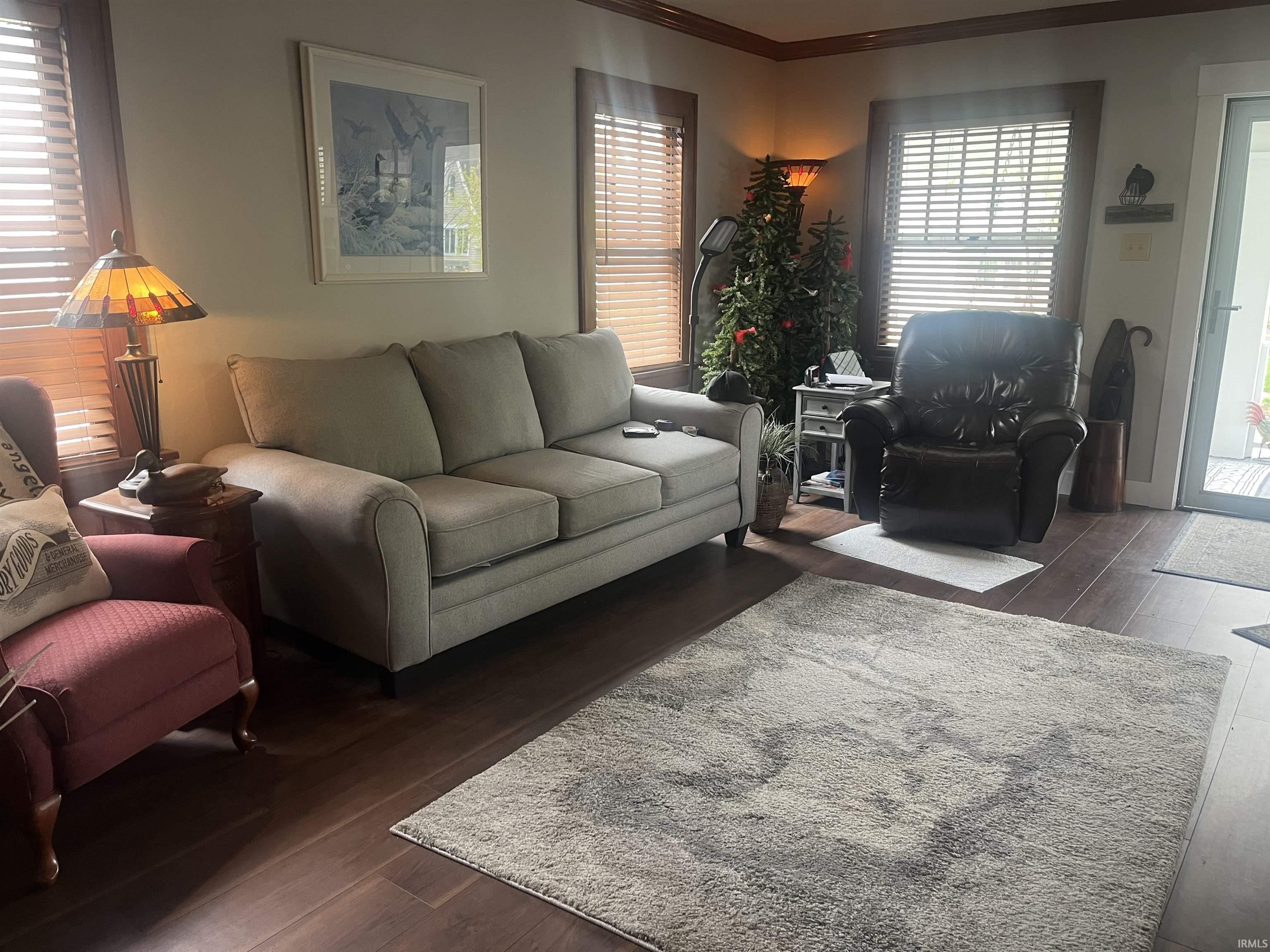 Photo 2 of 2515 HUBERTUS Avenue