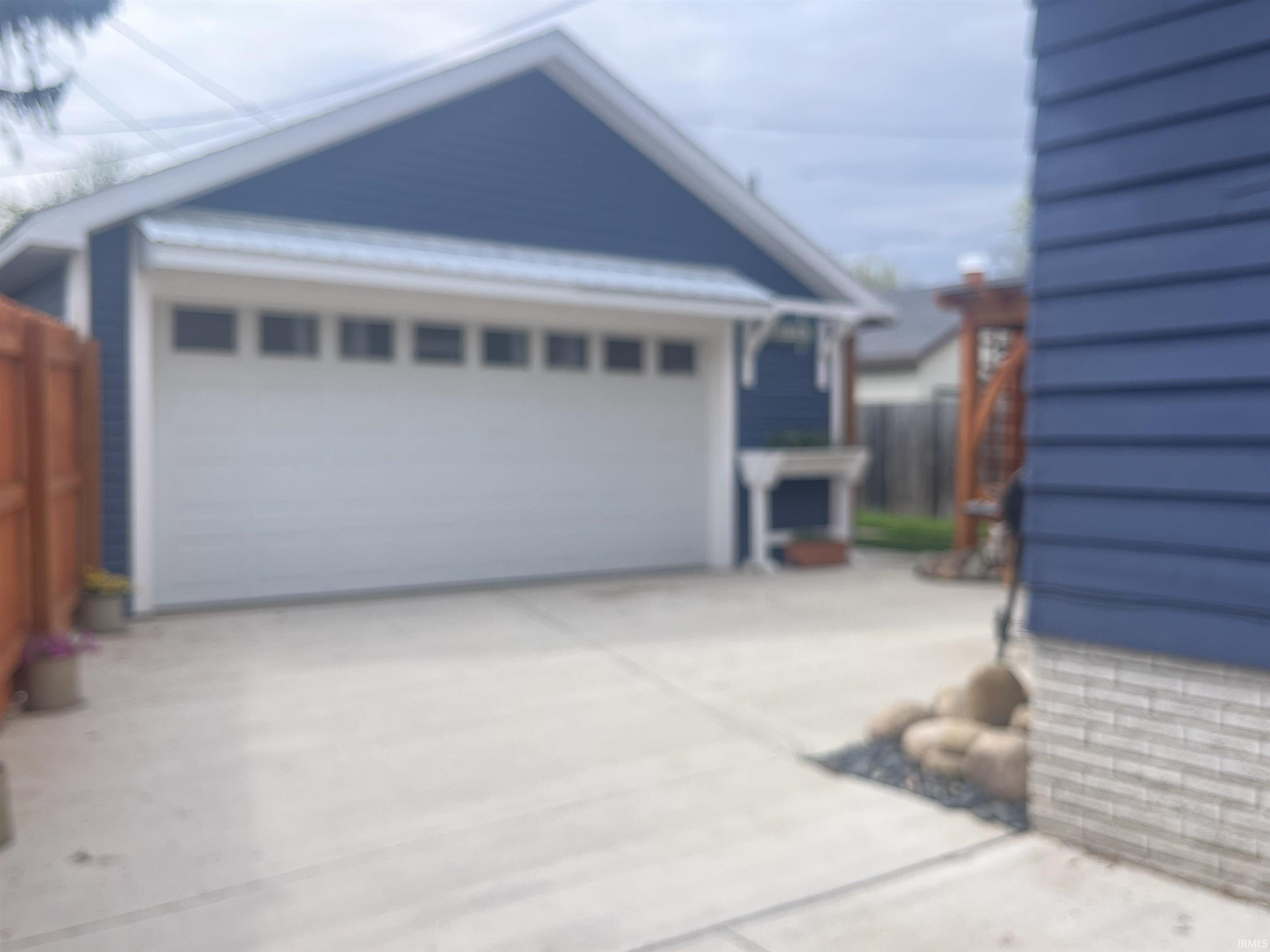 Photo 28 of 2515 HUBERTUS Avenue