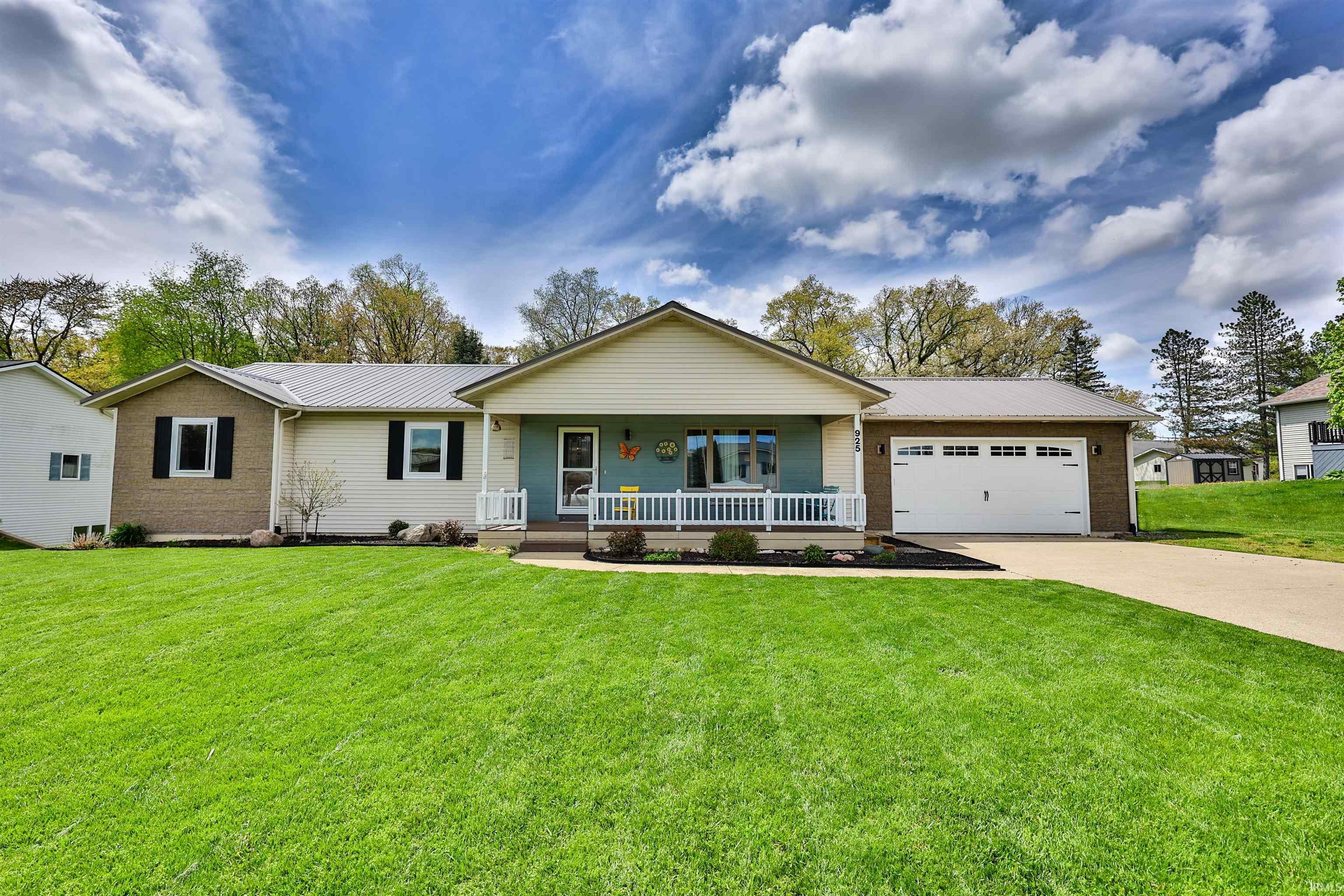Photo 0 of 925 N 280 W