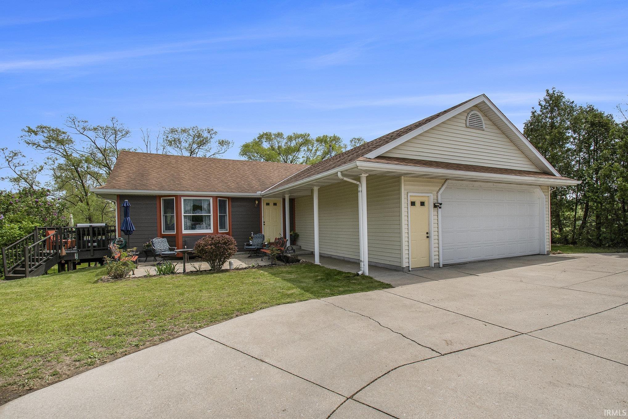 Homes for sale in Elkhart, IN | 52400 Country Acres Dr, Elkhart, IN 46514 | MLS# 202516683