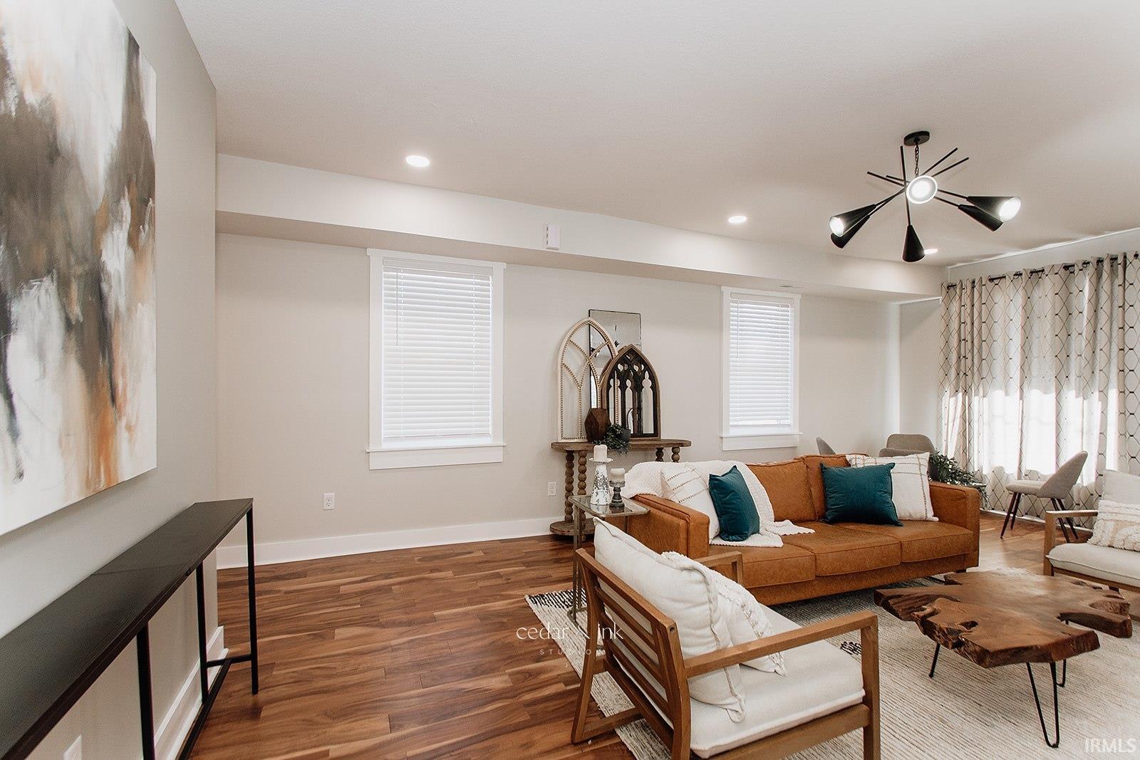 Photo 5 of 518 W Brackenridge Street