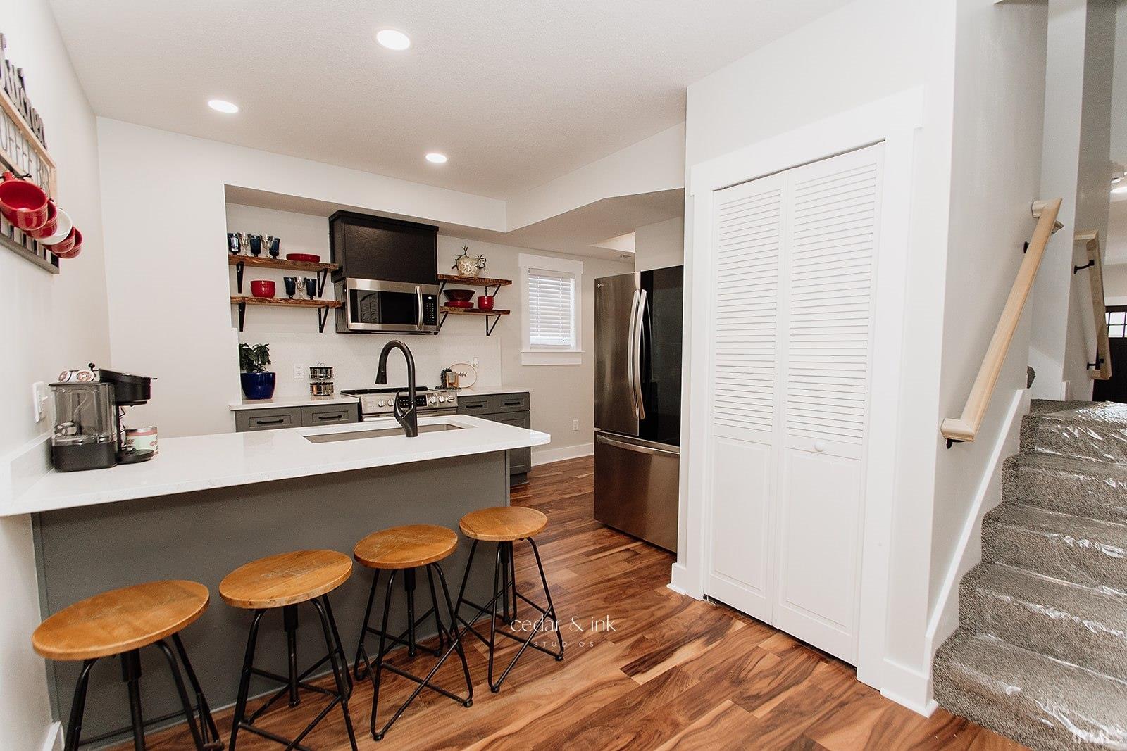 Photo 8 of 518 W Brackenridge Street