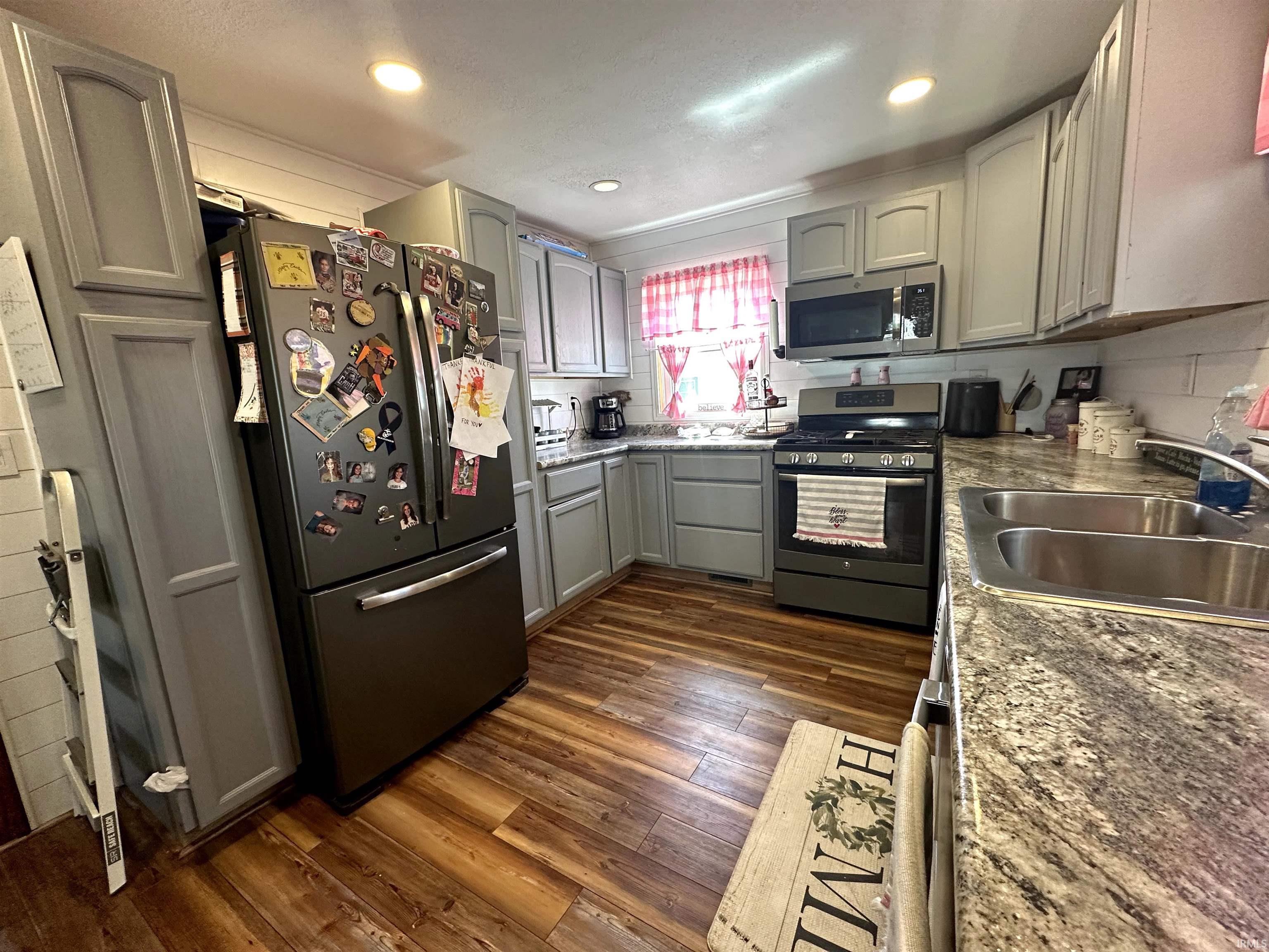 Photo 10 of 403 Williams Street