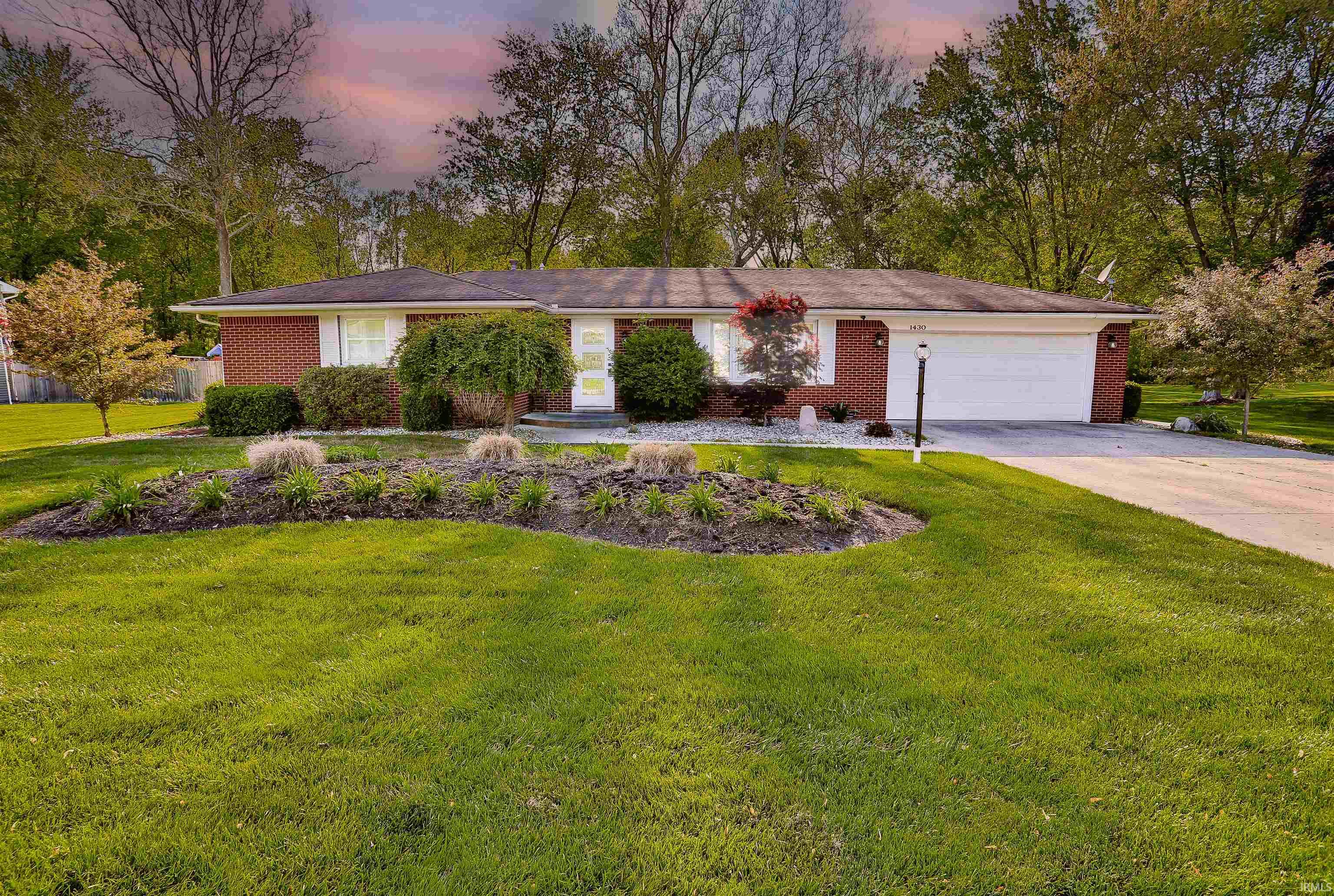 Photo 0 of 1430 Brookview Avenue