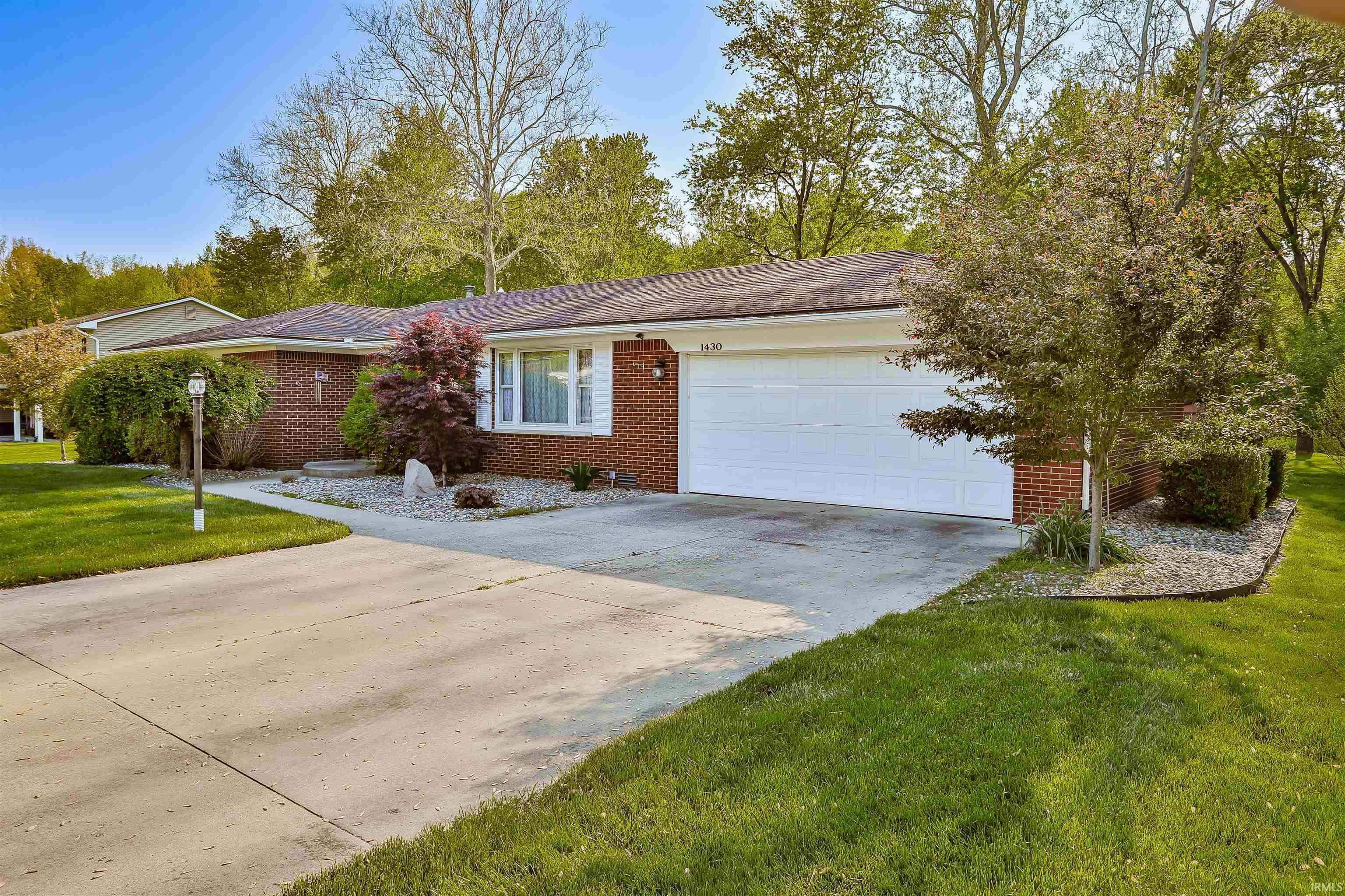 Photo 2 of 1430 Brookview Avenue