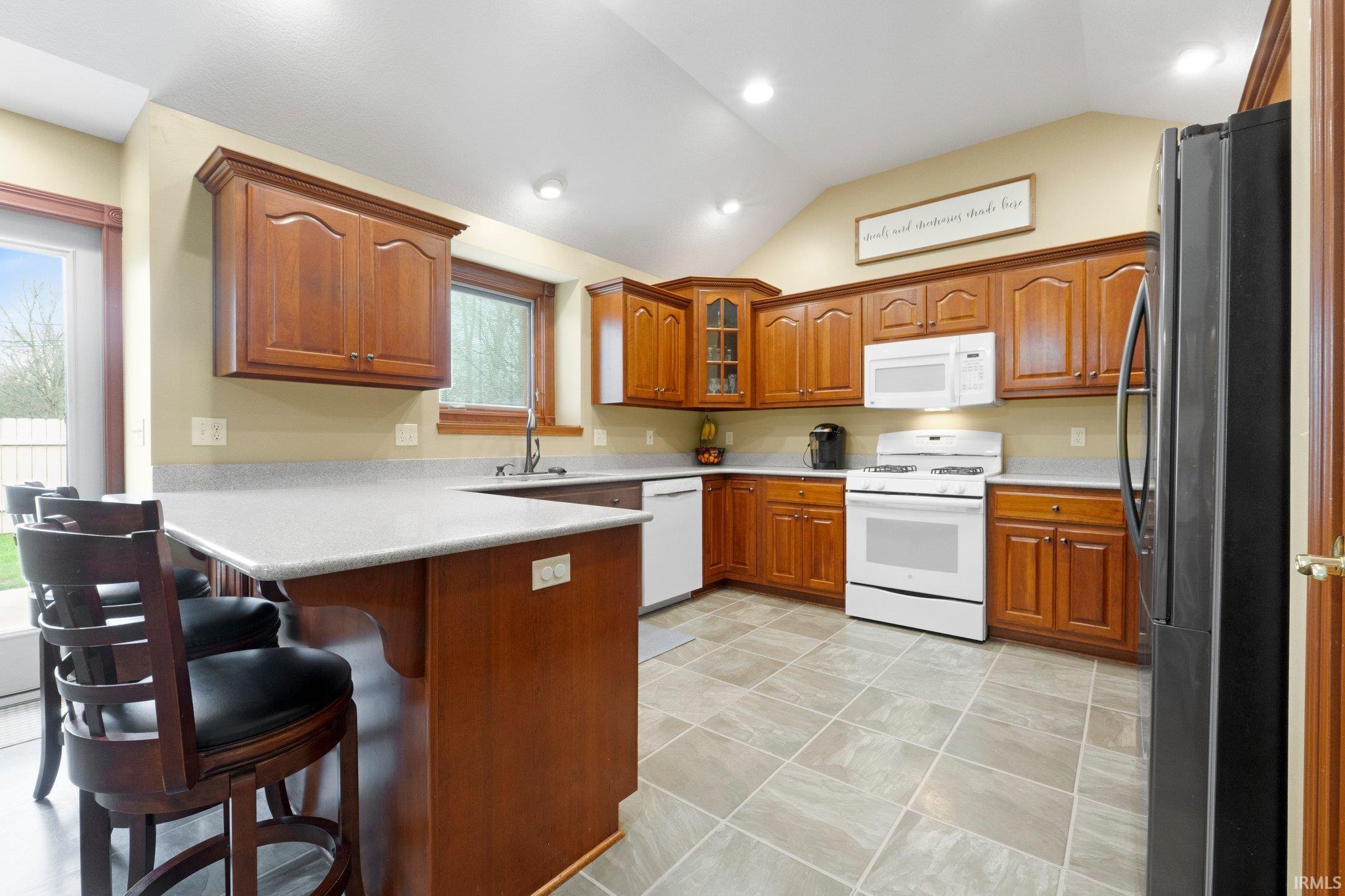 Photo 10 of 912 E Hawthorn Lane
