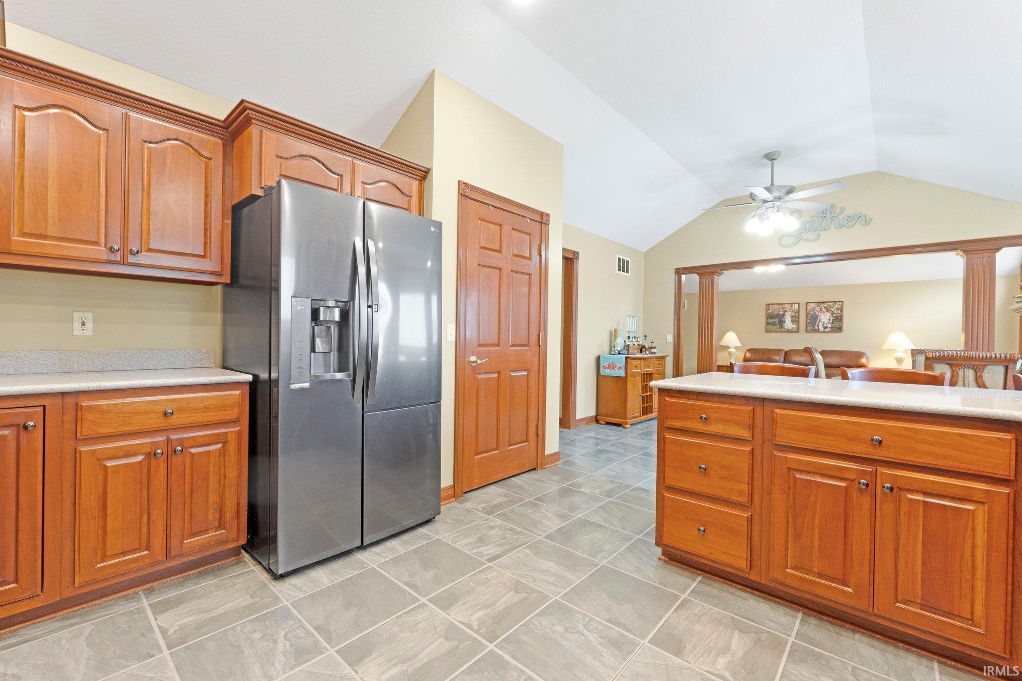 Photo 11 of 912 E Hawthorn Lane