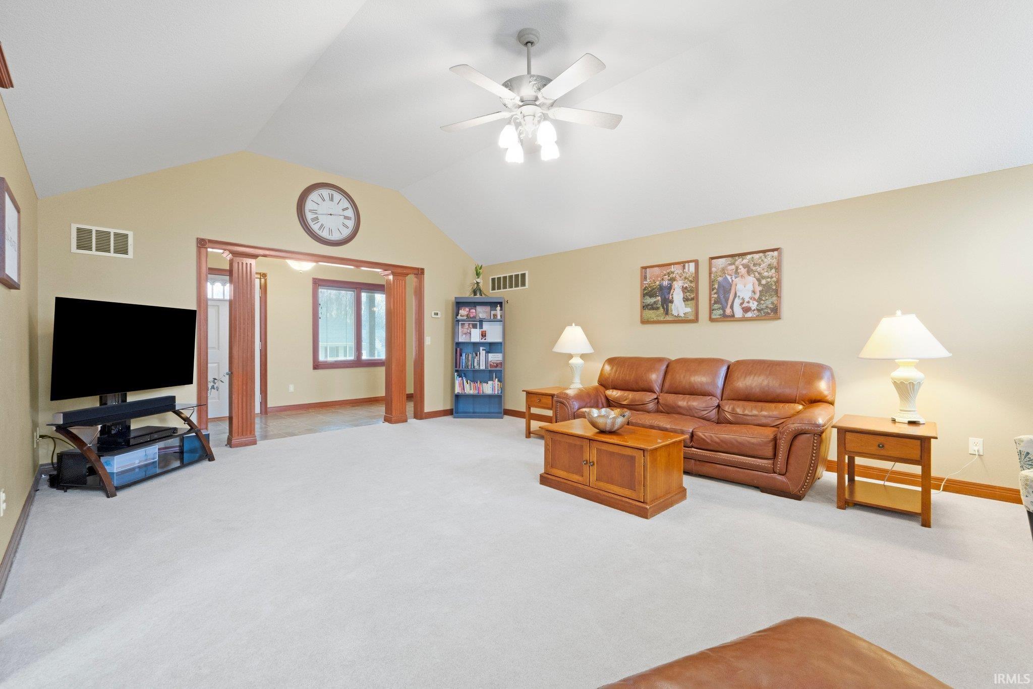 Photo 6 of 912 E Hawthorn Lane