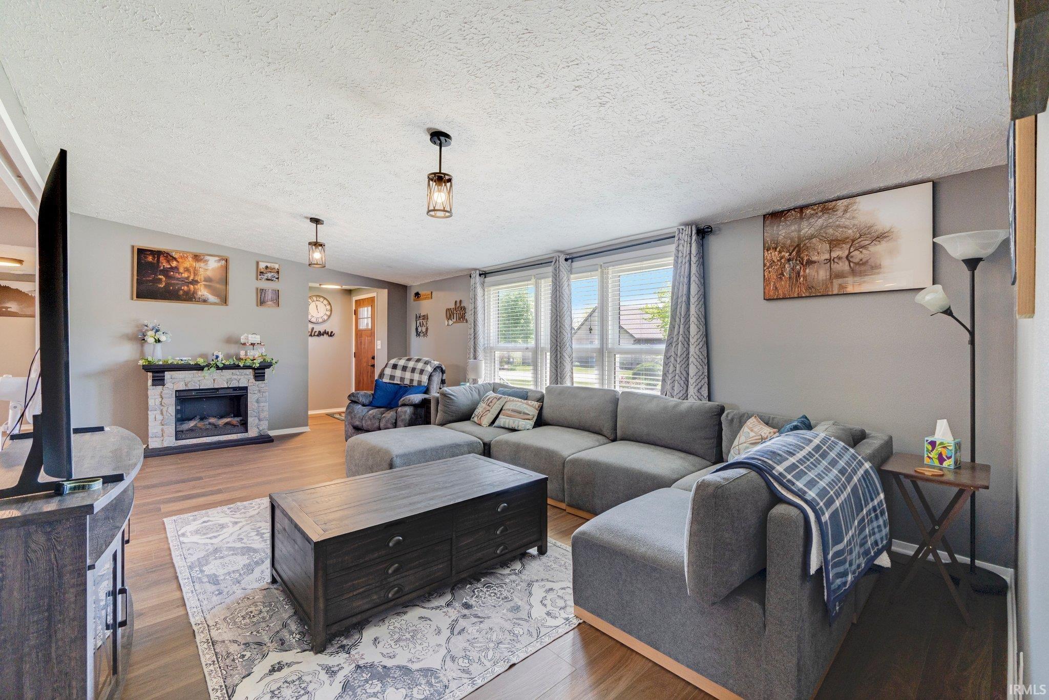 Photo 3 of 720 S Shore Court