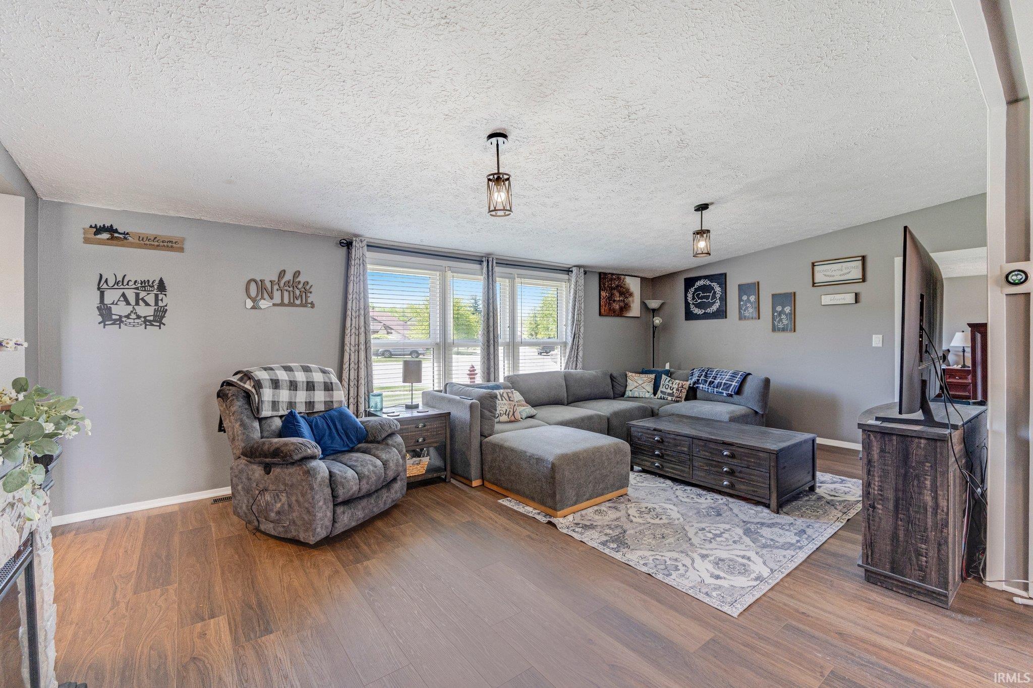 Photo 4 of 720 S Shore Court