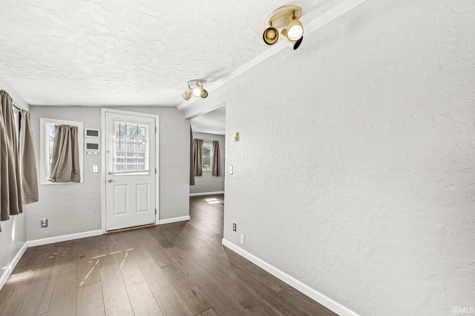 Photo 4 of 7605 W Forest Avenue