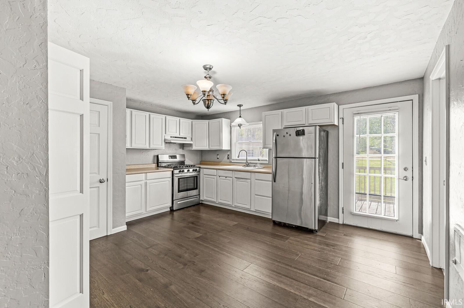 Photo 9 of 7605 W Forest Avenue
