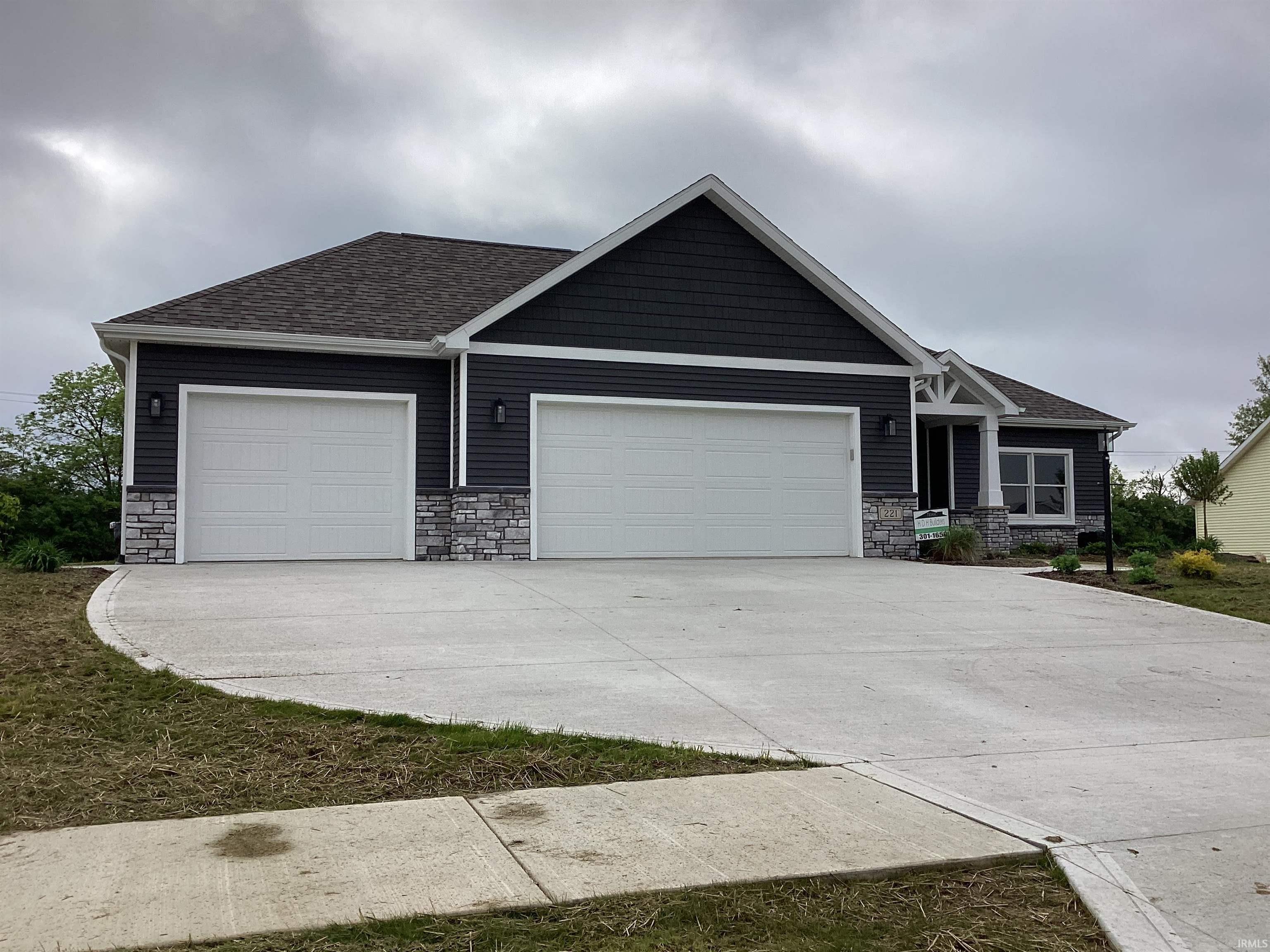 Photo 1 of 221 Grey Goose Boulevard