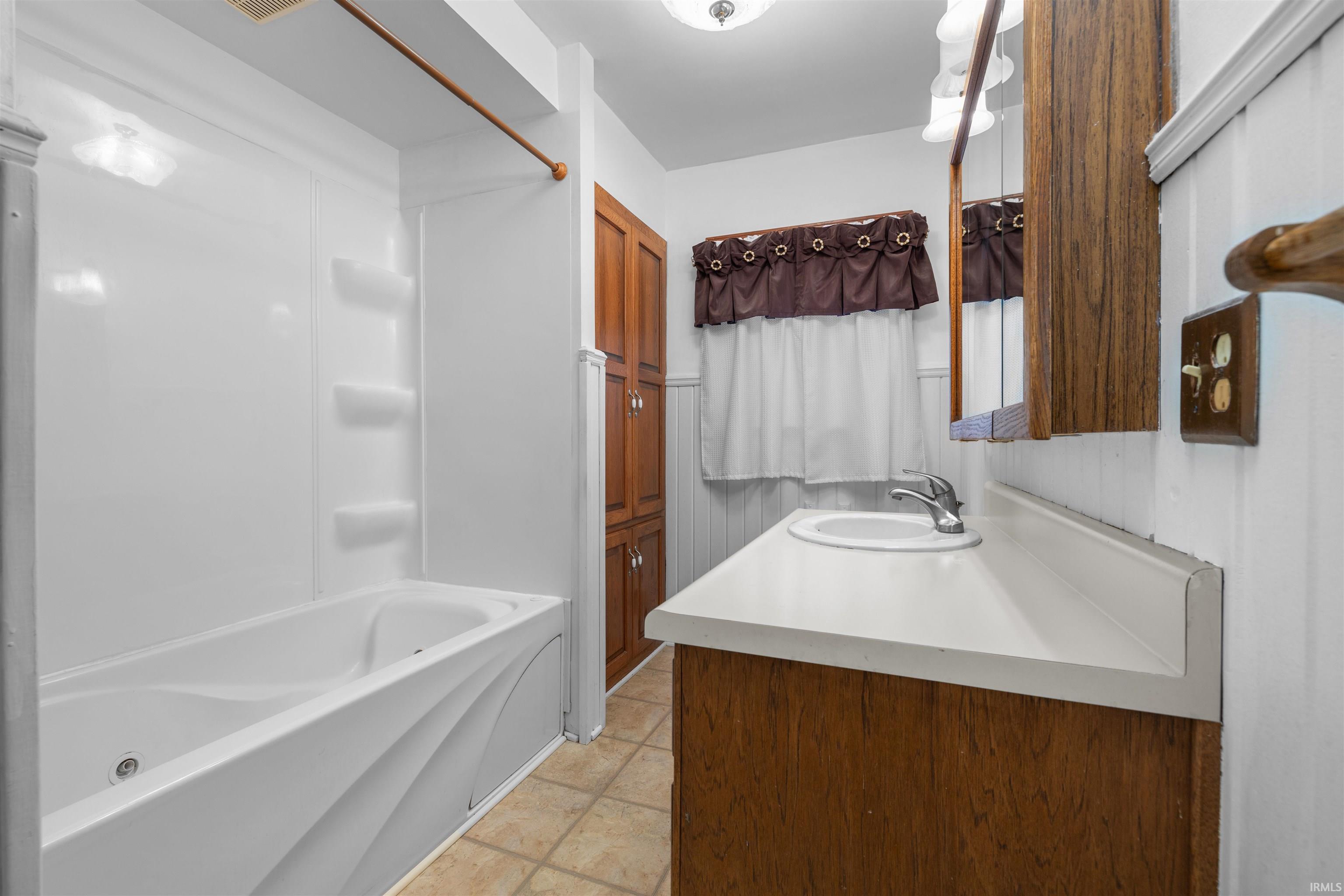 Photo 11 of 501 N Van Buren Street