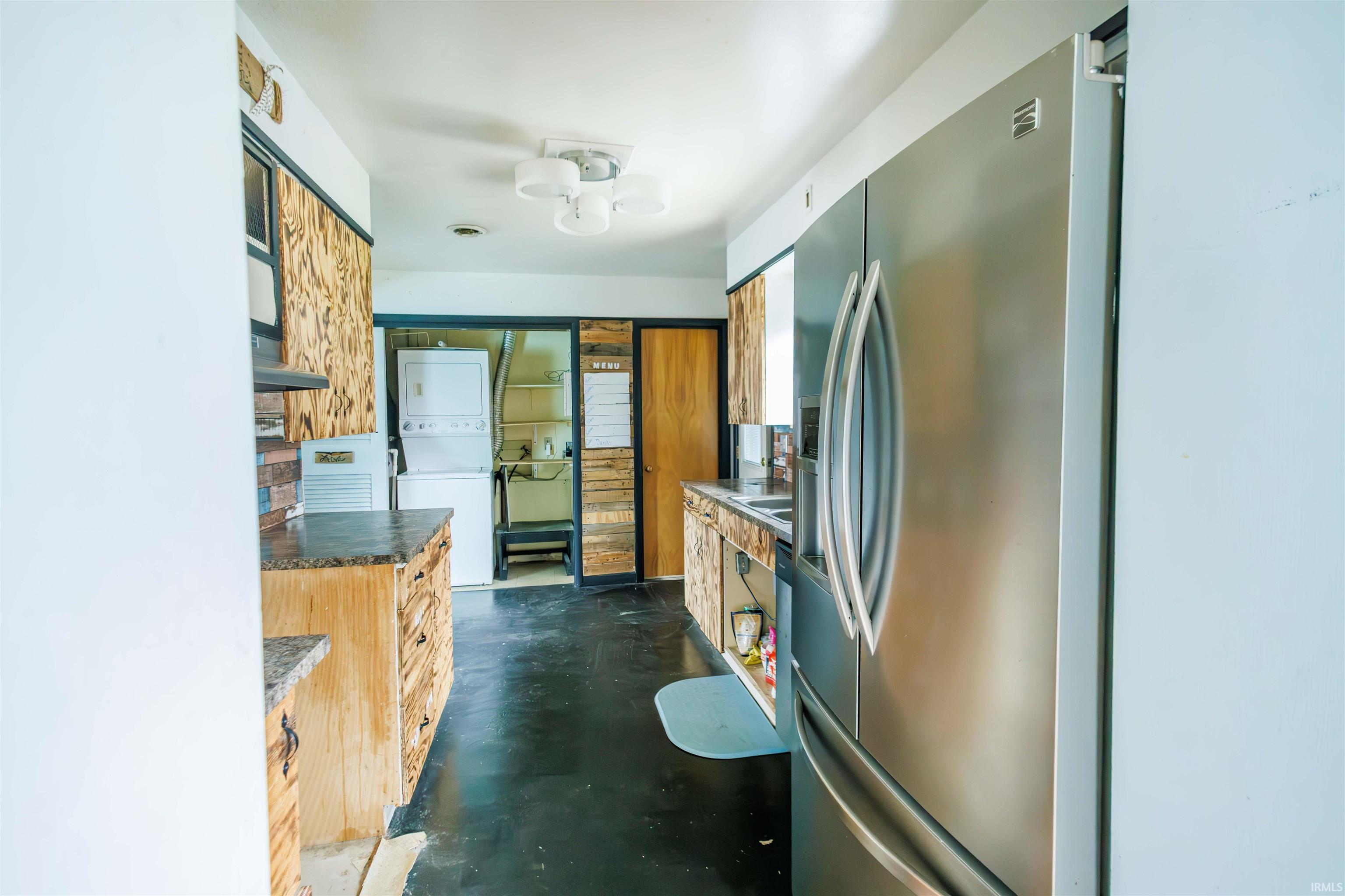 Photo 12 of 601 W Pettit Avenue