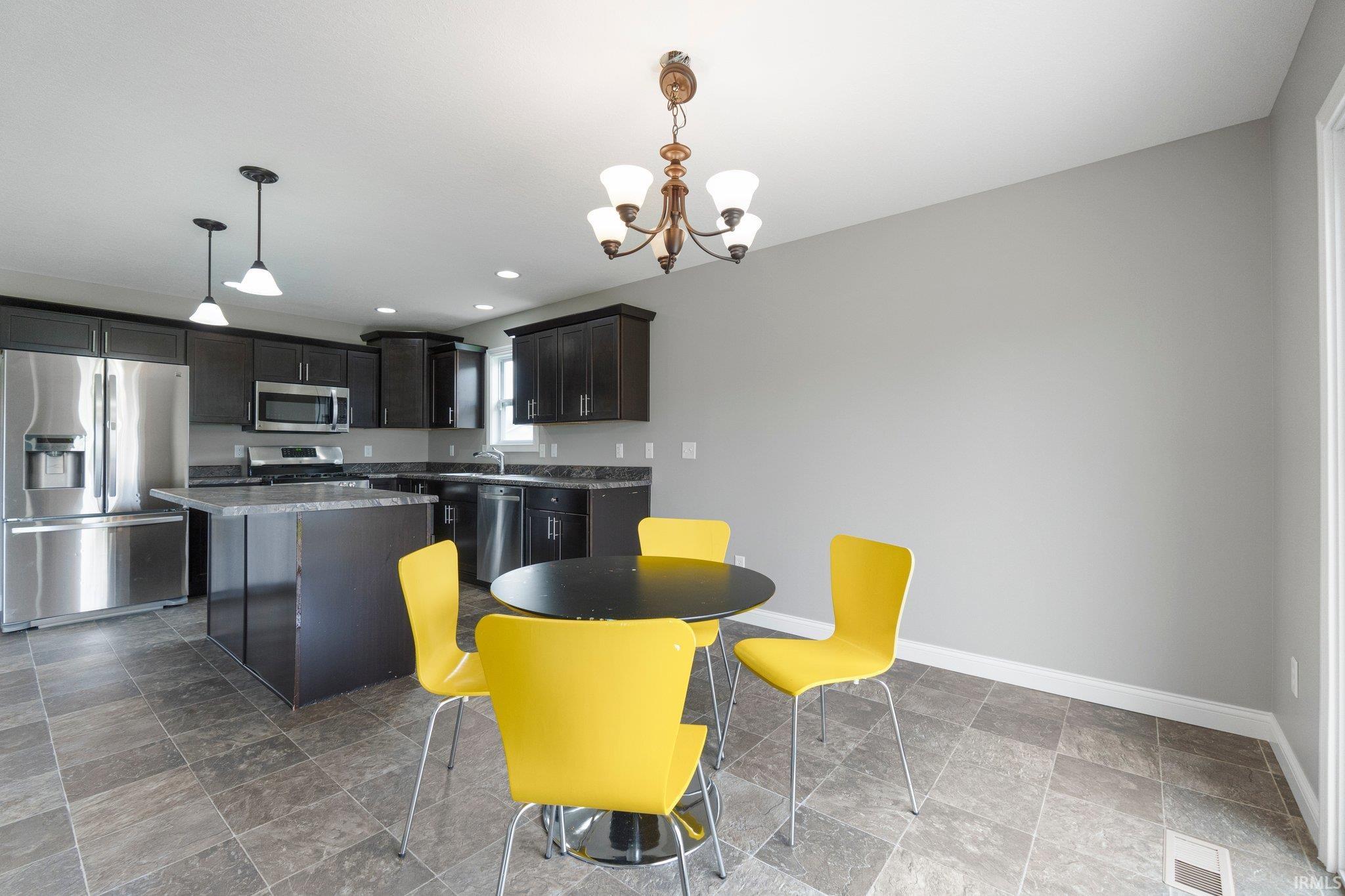 Photo 8 of 10253 Chesterhills Court