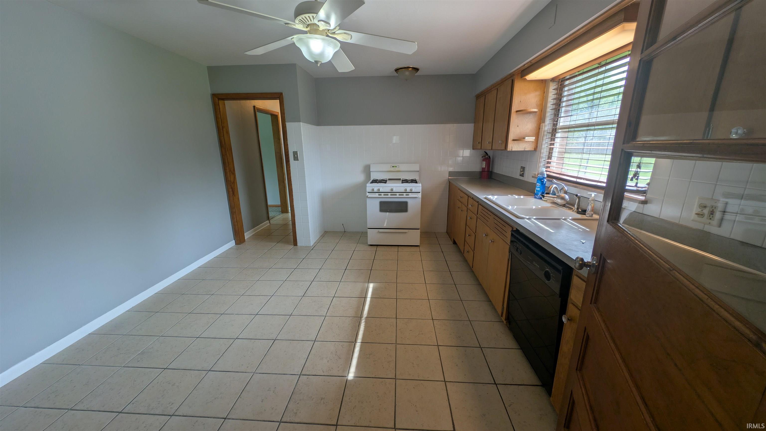 Photo 13 of 2026 Randall Road