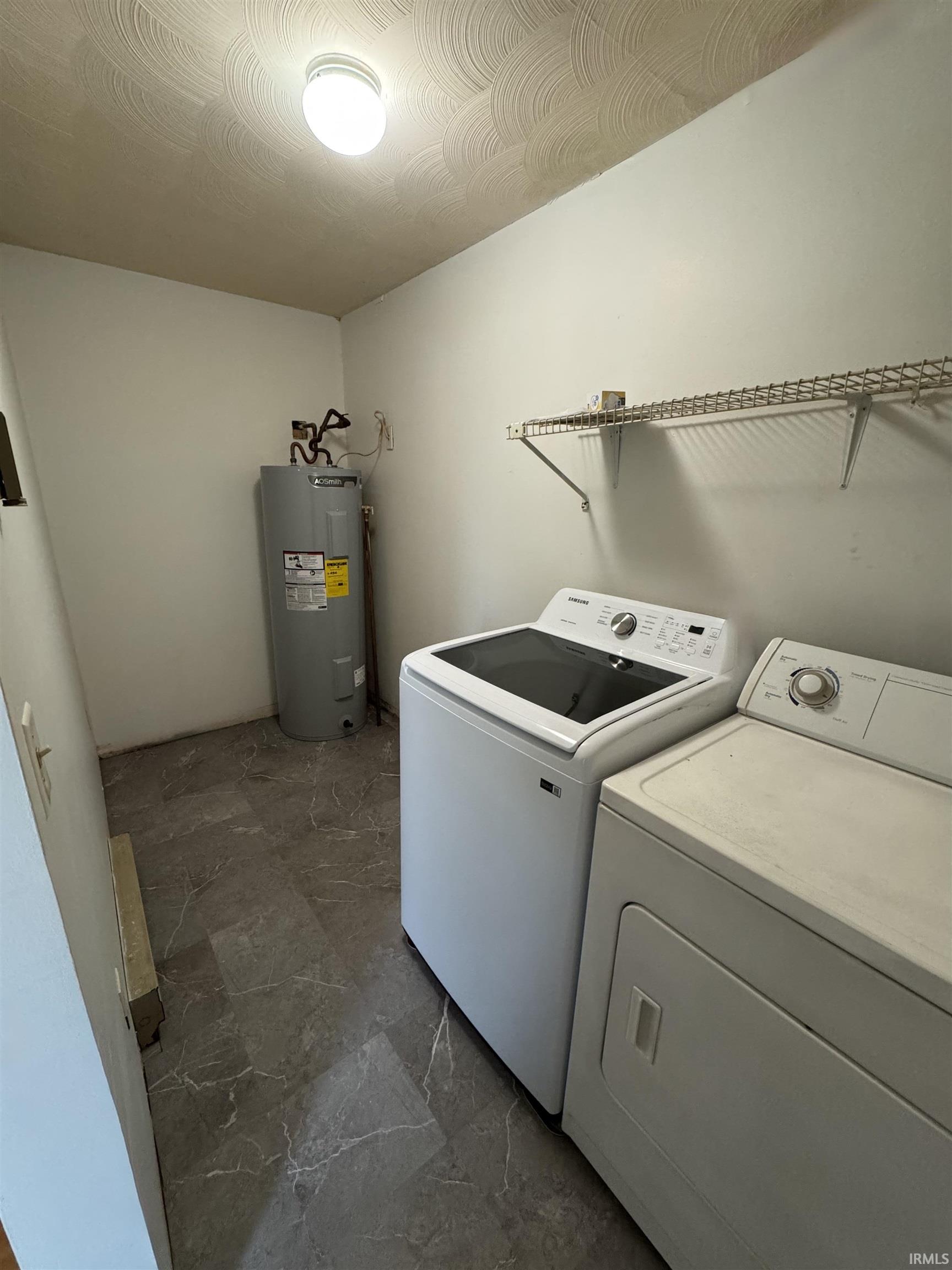 Photo 6 of 627 E Jefferson Street