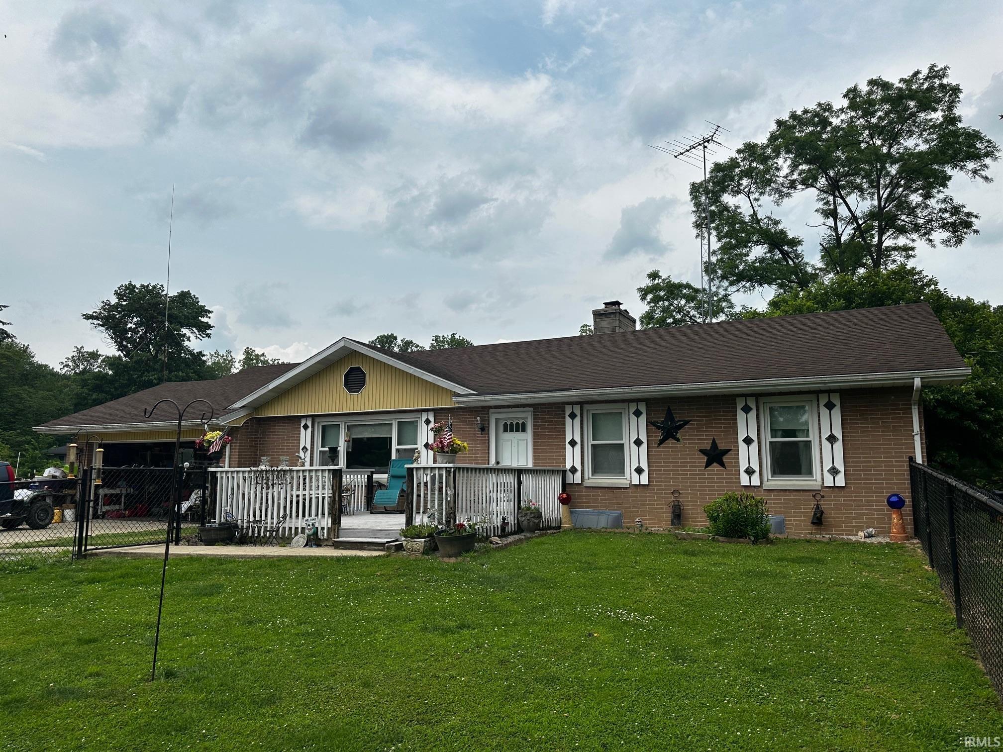 Homes for sale in Spencer, IN | 7114 Locust Lake West Dr, Spencer, IN 47460 | MLS# 202518255