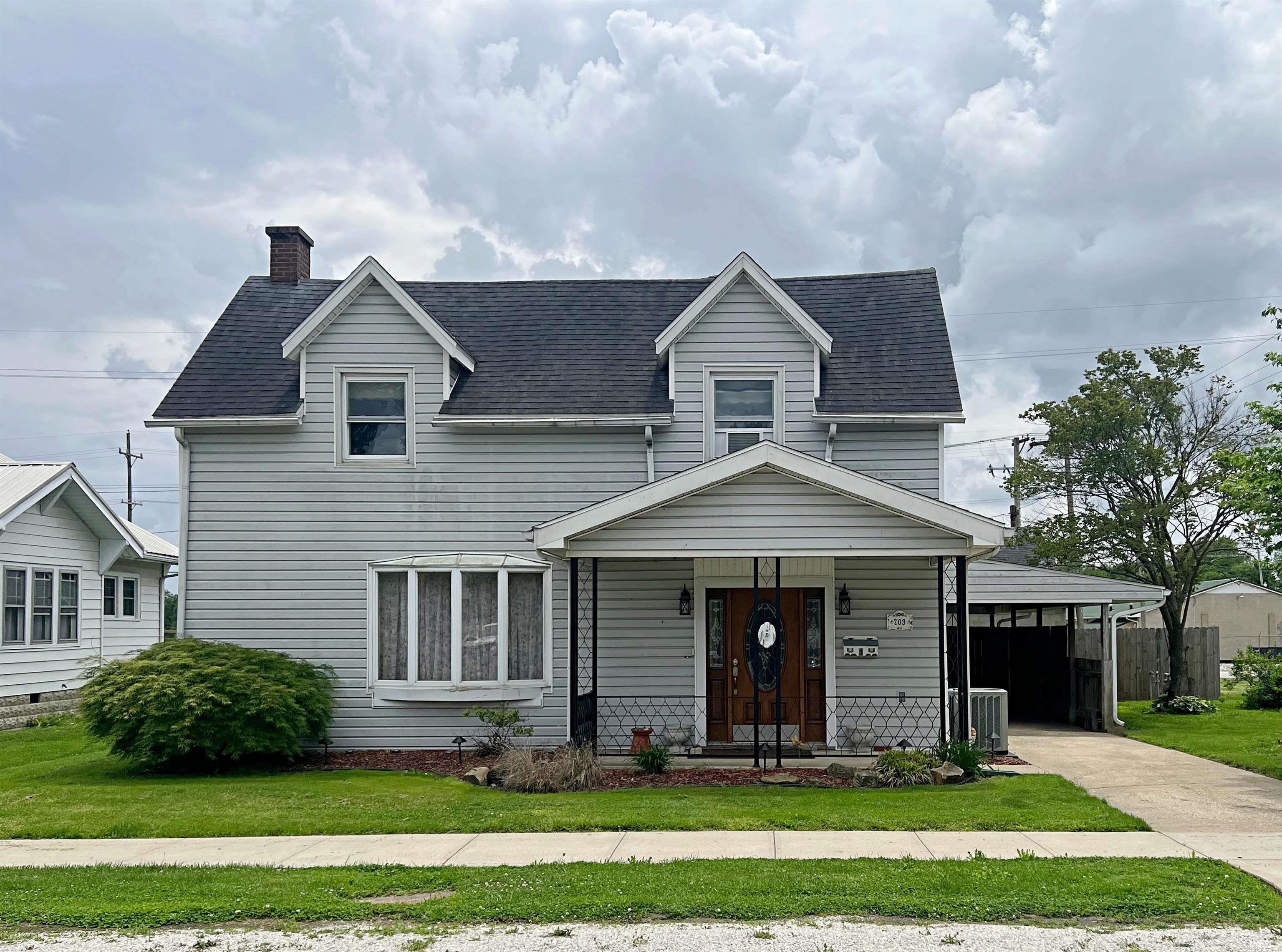 Homes for sale in Linton, IN | 209 B St Se, Linton, IN 47441 | MLS# 202518441