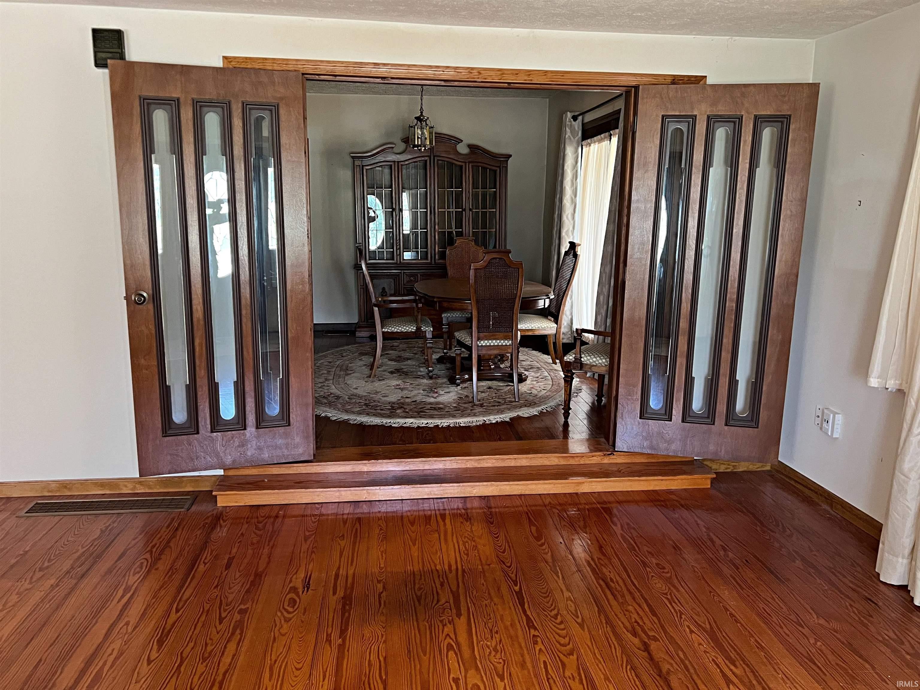 Homes for sale in Linton, IN | 209 B St Se, Linton, IN 47441 | MLS# 202518441