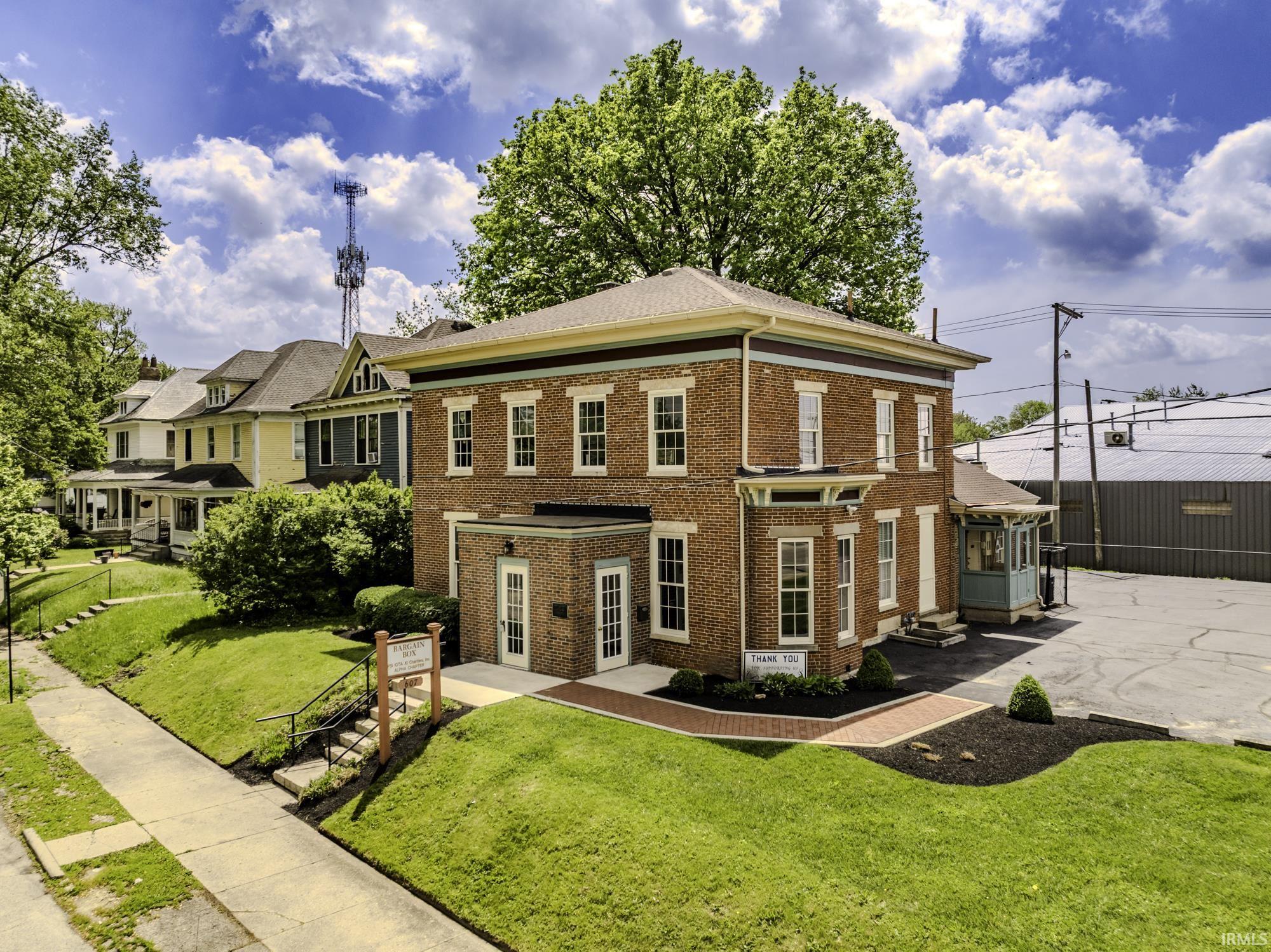 Homes for sale in Muncie, IN | 607 E Charles St, Muncie, IN 47305 | MLS# 202518551