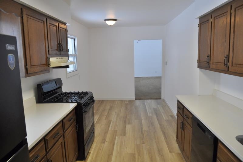 Photo 11 of 3333 Eastwood Drive