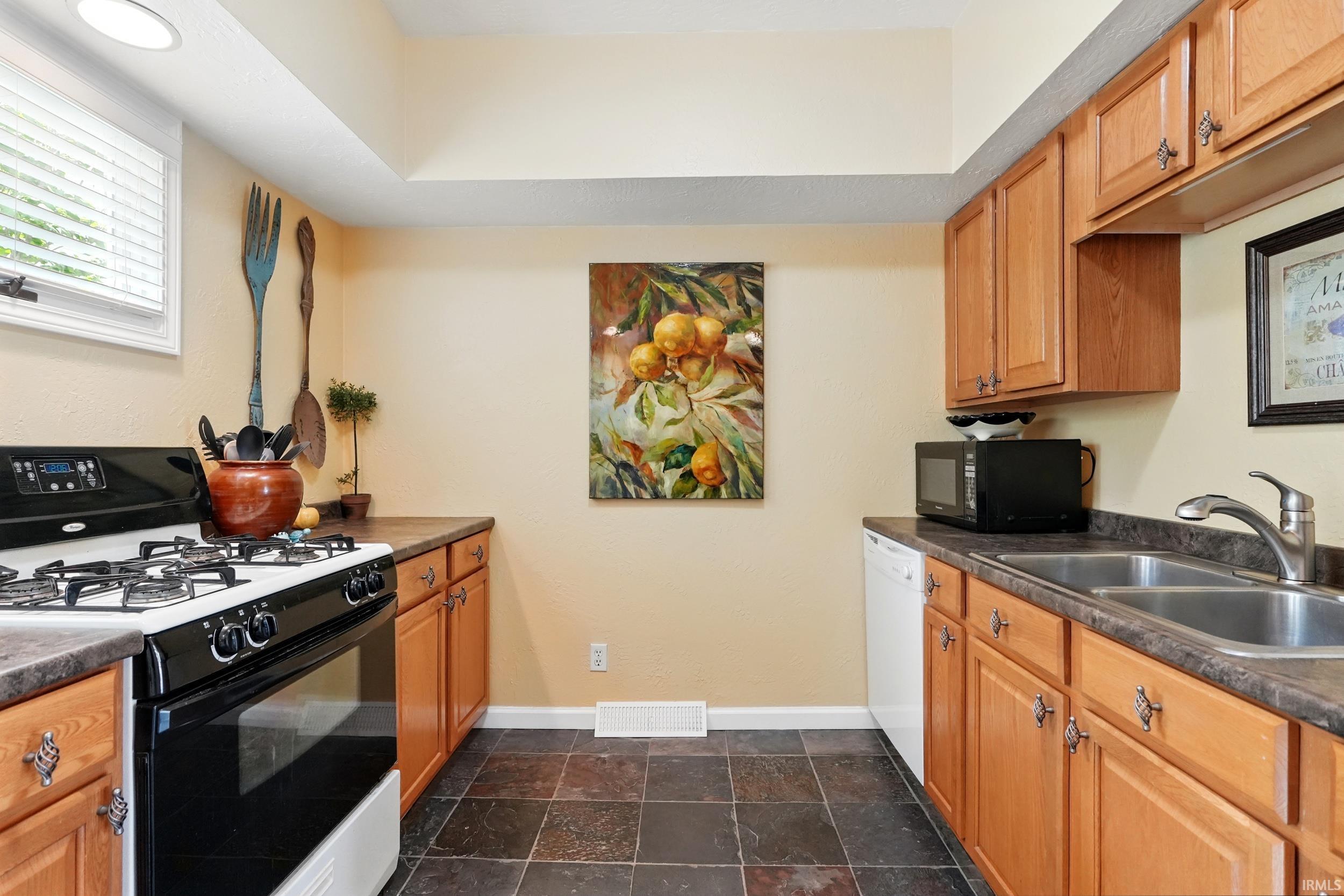 Photo 12 of 405 Lions Dr Sylvan Lake