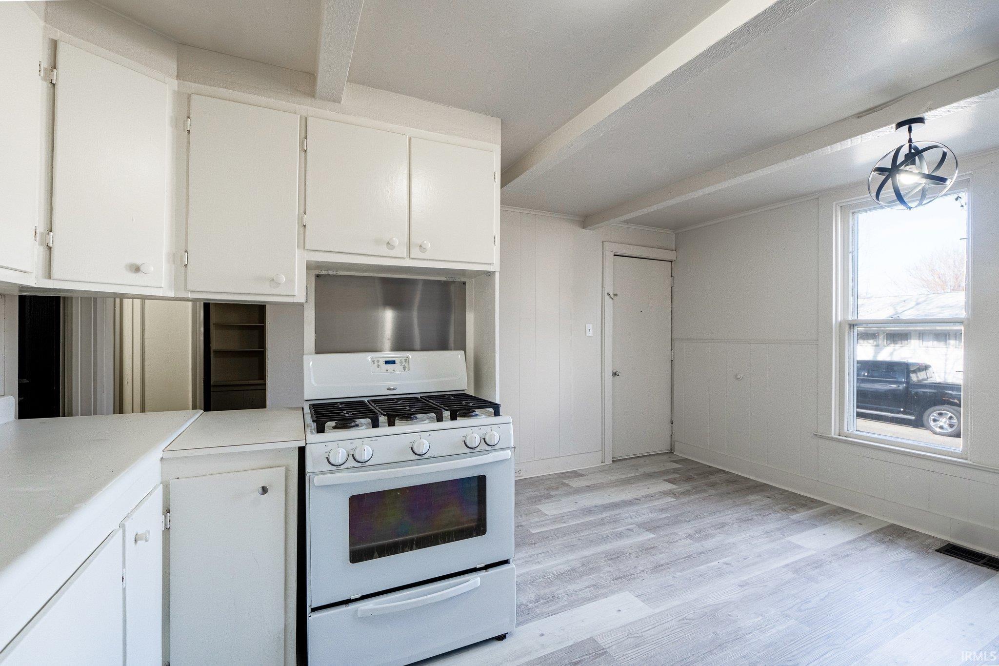 Photo 13 of 1437 Oakland Street