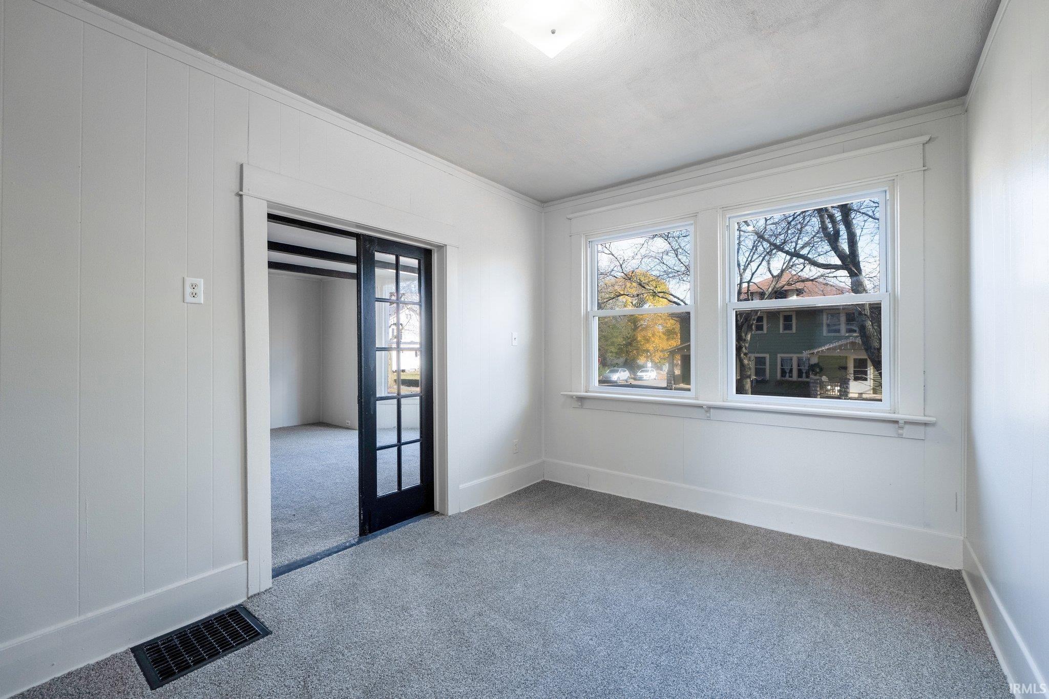 Photo 6 of 1437 Oakland Street