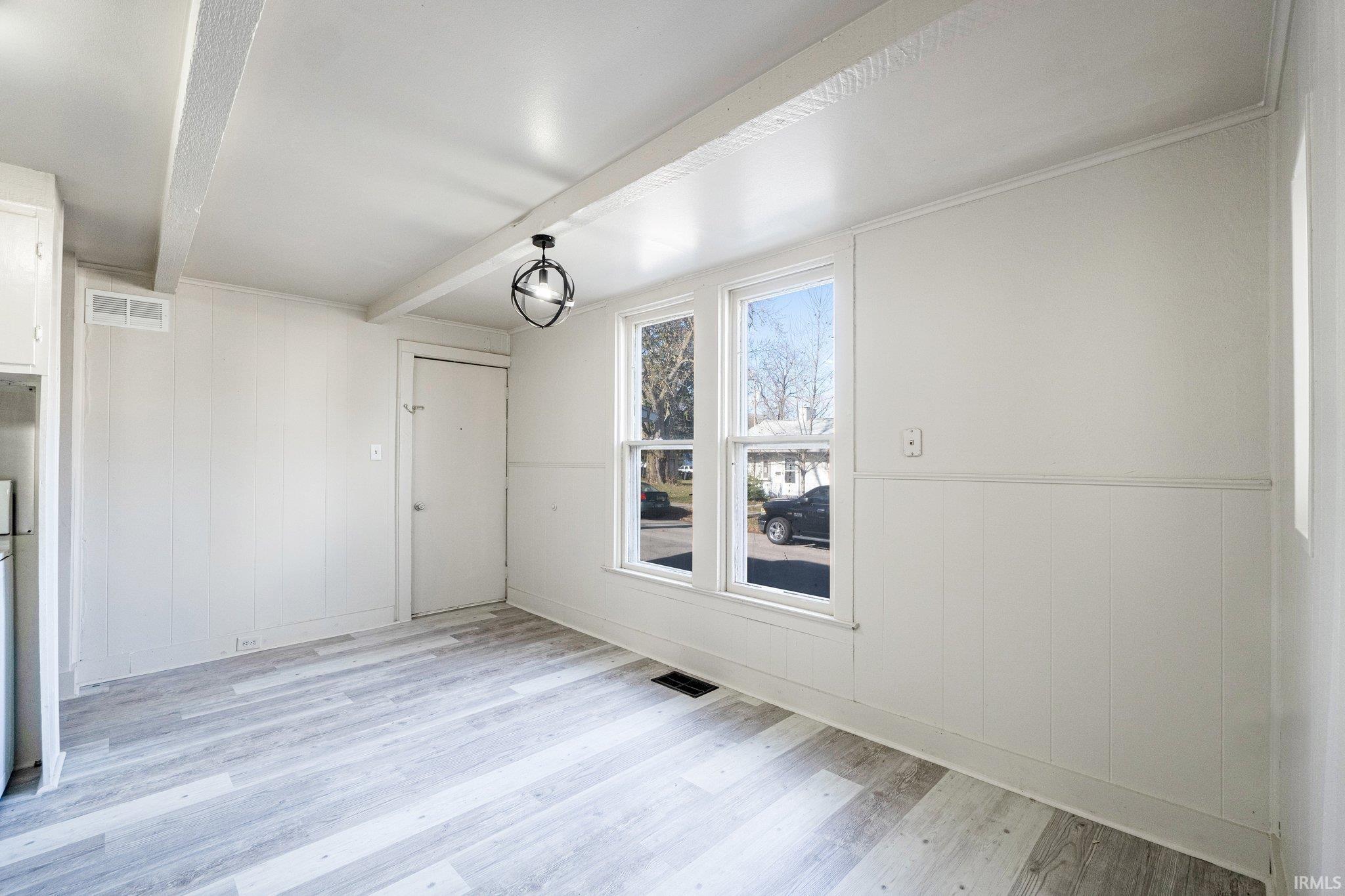 Photo 8 of 1437 Oakland Street