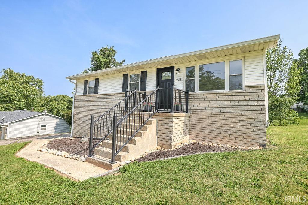 Homes for sale in Oolitic, IN | 904 Hall Ave, Oolitic, IN 47446 | MLS# 202518787