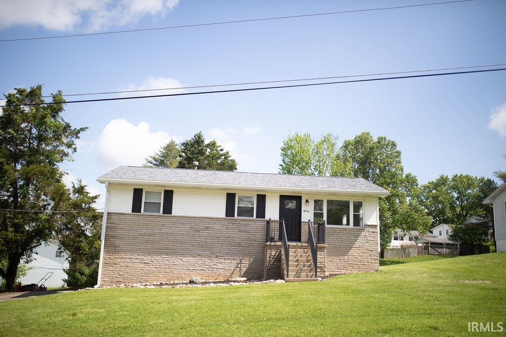 Homes for sale in Oolitic, IN | 904 Hall Ave, Oolitic, IN 47446 | MLS# 202518787