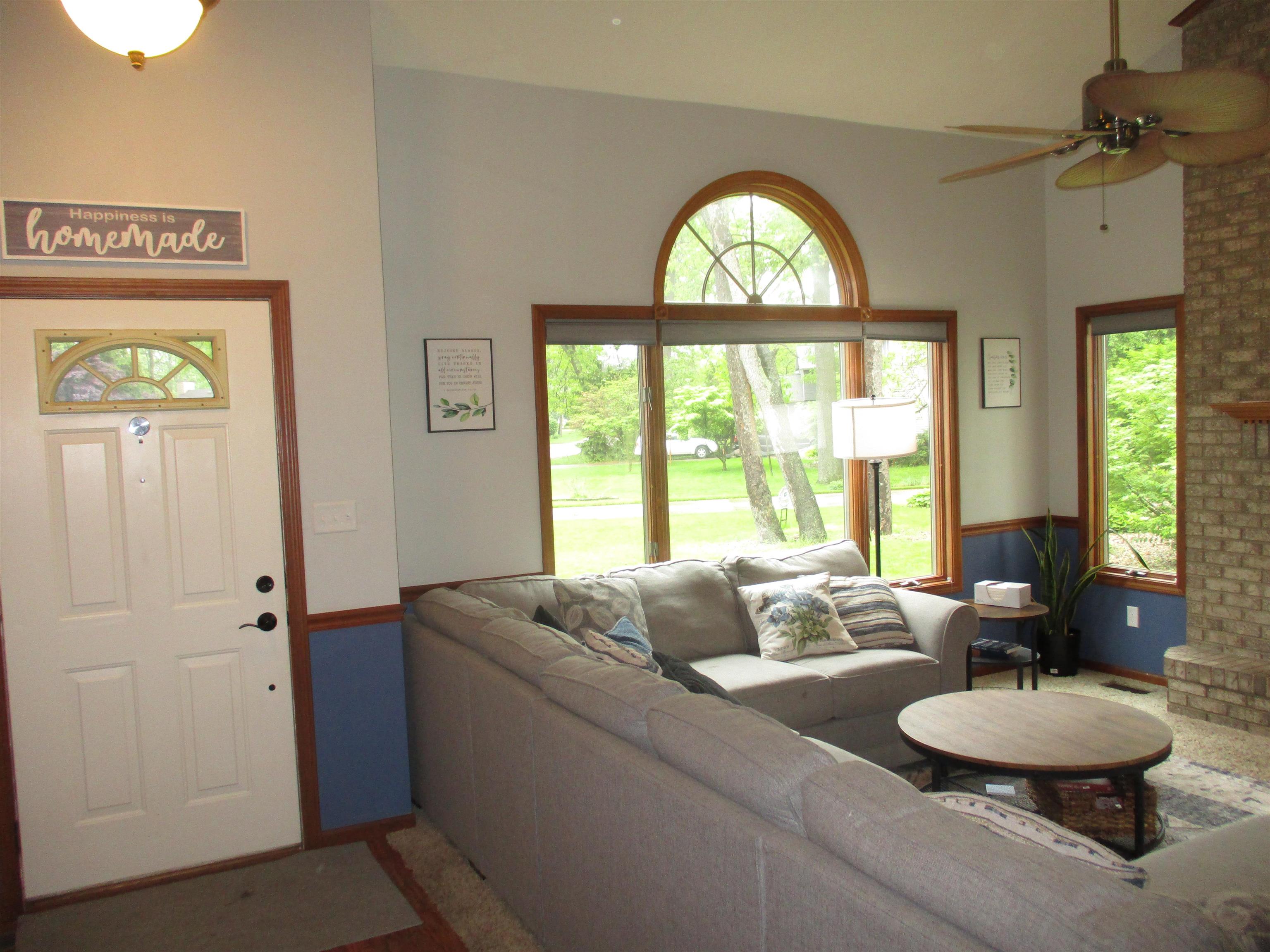 Photo 4 of 22715 Fair Oaks Court