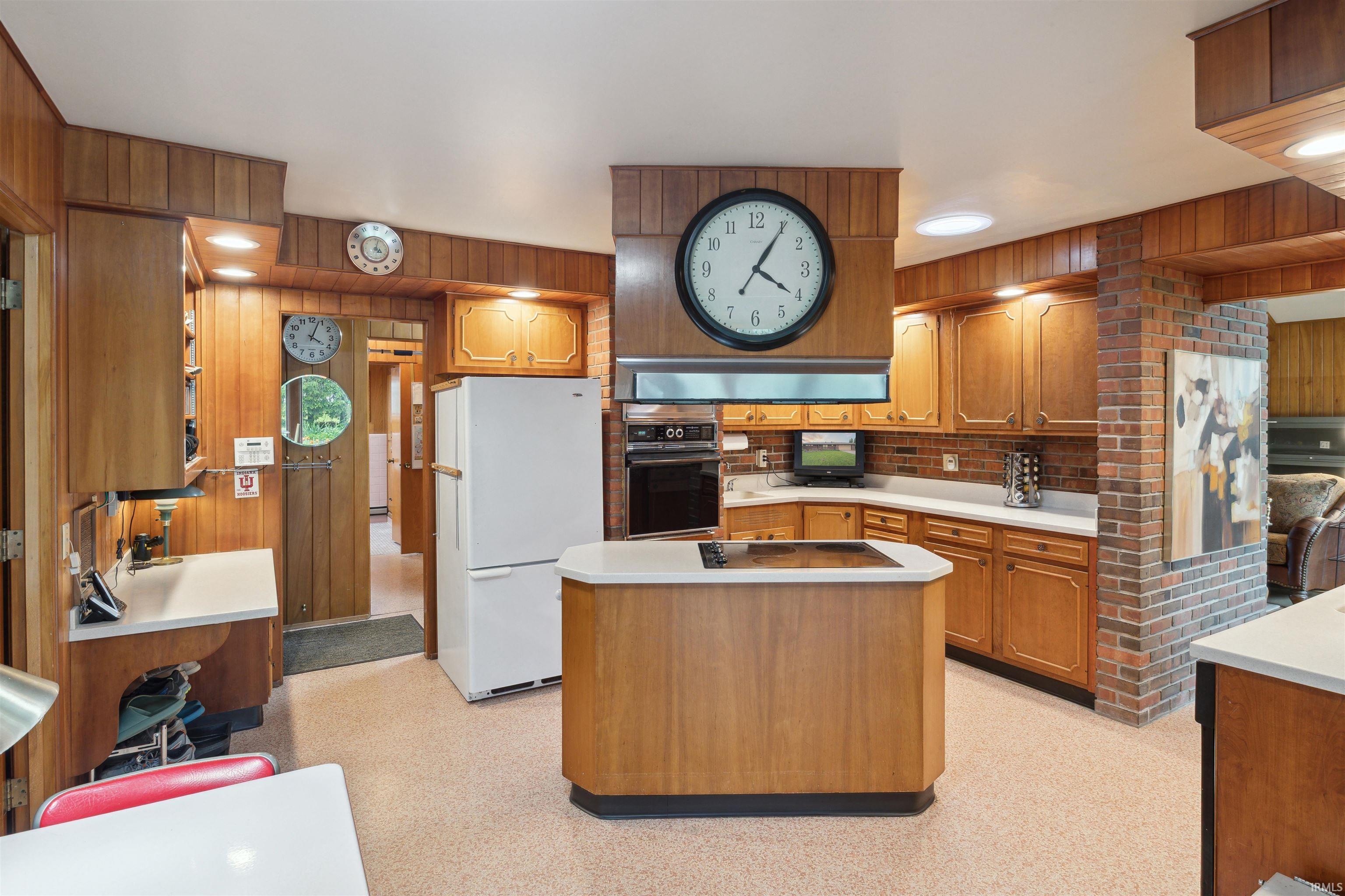 Photo 14 of 245 Thorndale Drive
