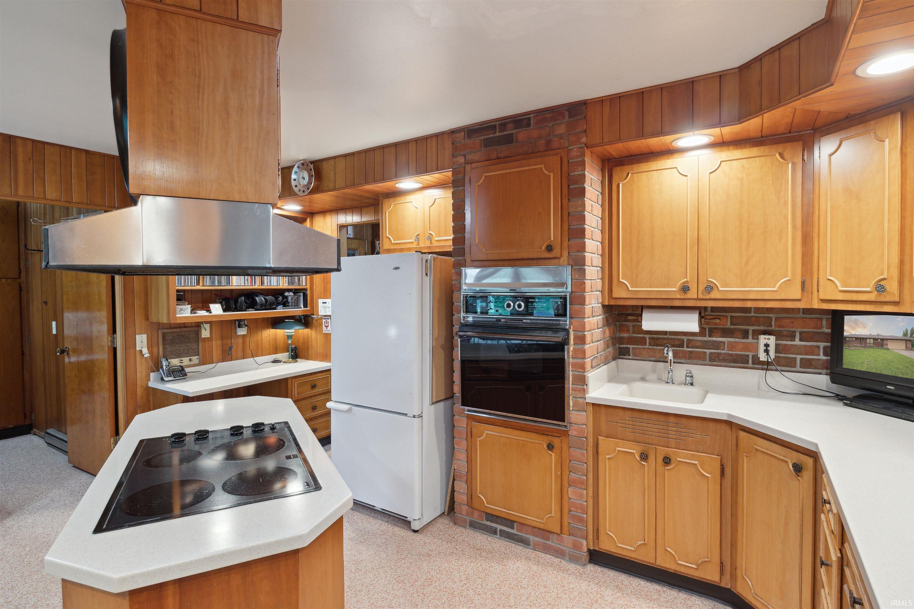 Photo 15 of 245 Thorndale Drive