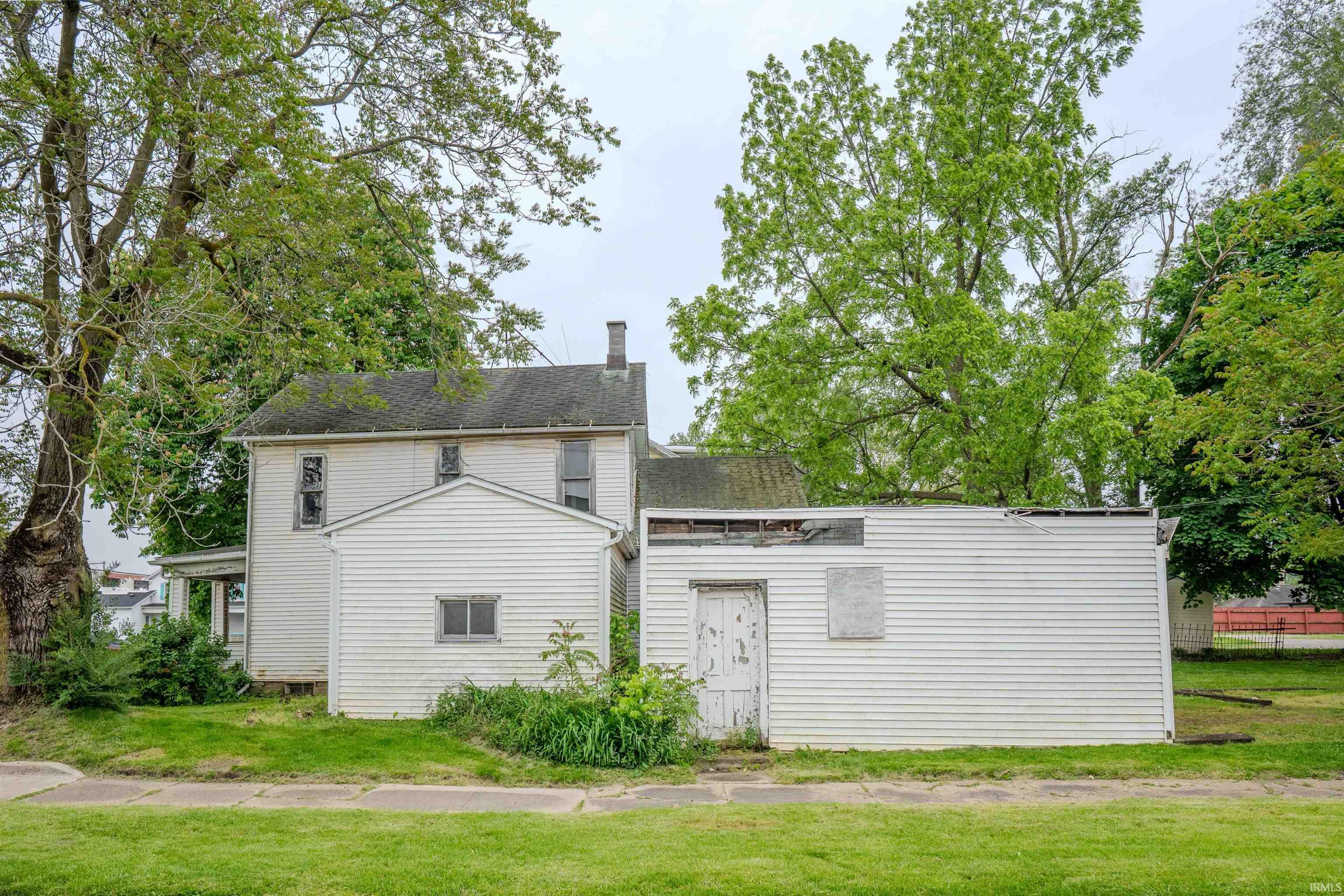 Photo 2 of 104 S Cowen Street