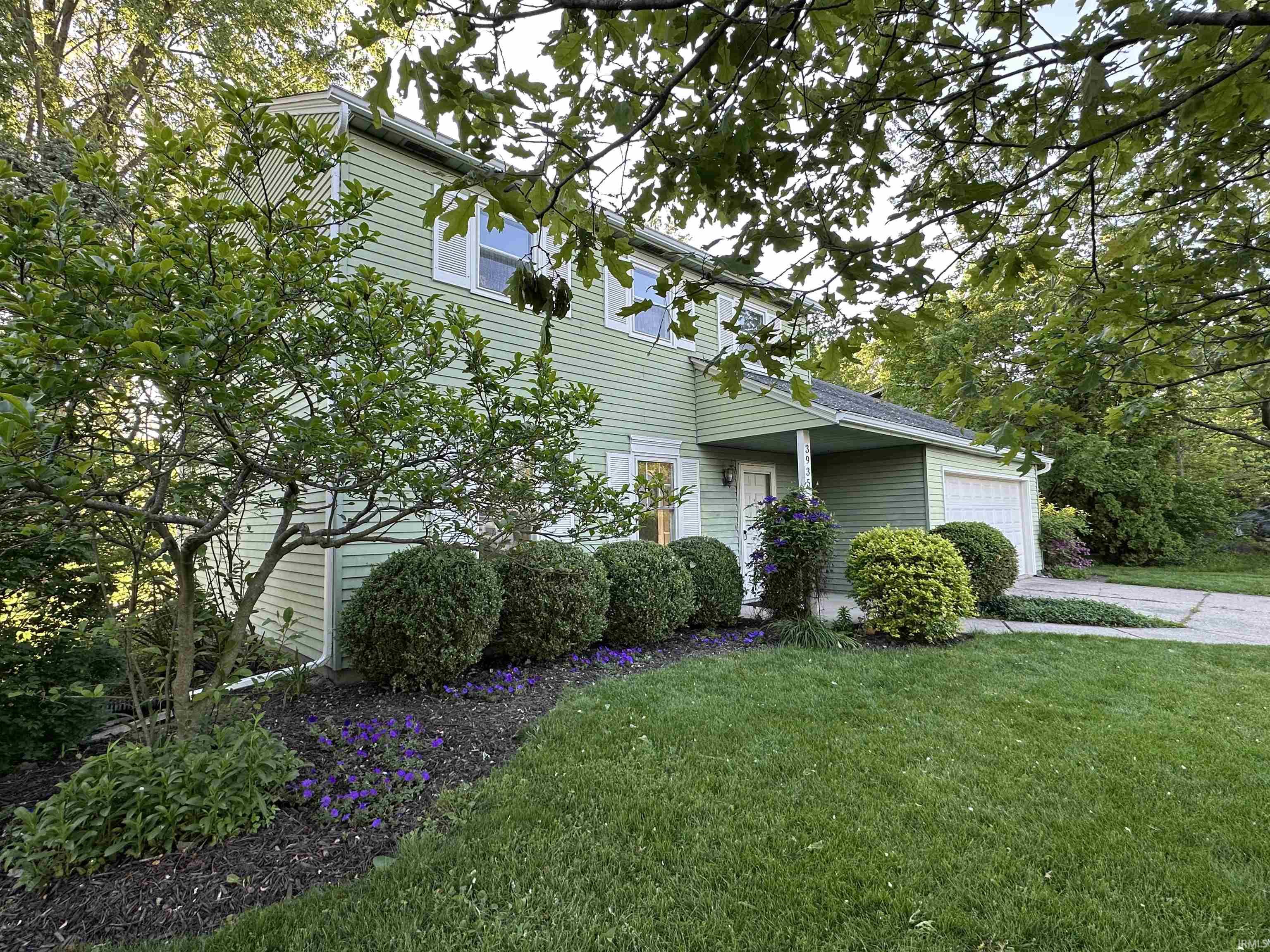 Photo 2 of 3935 WILLSHIRE Court