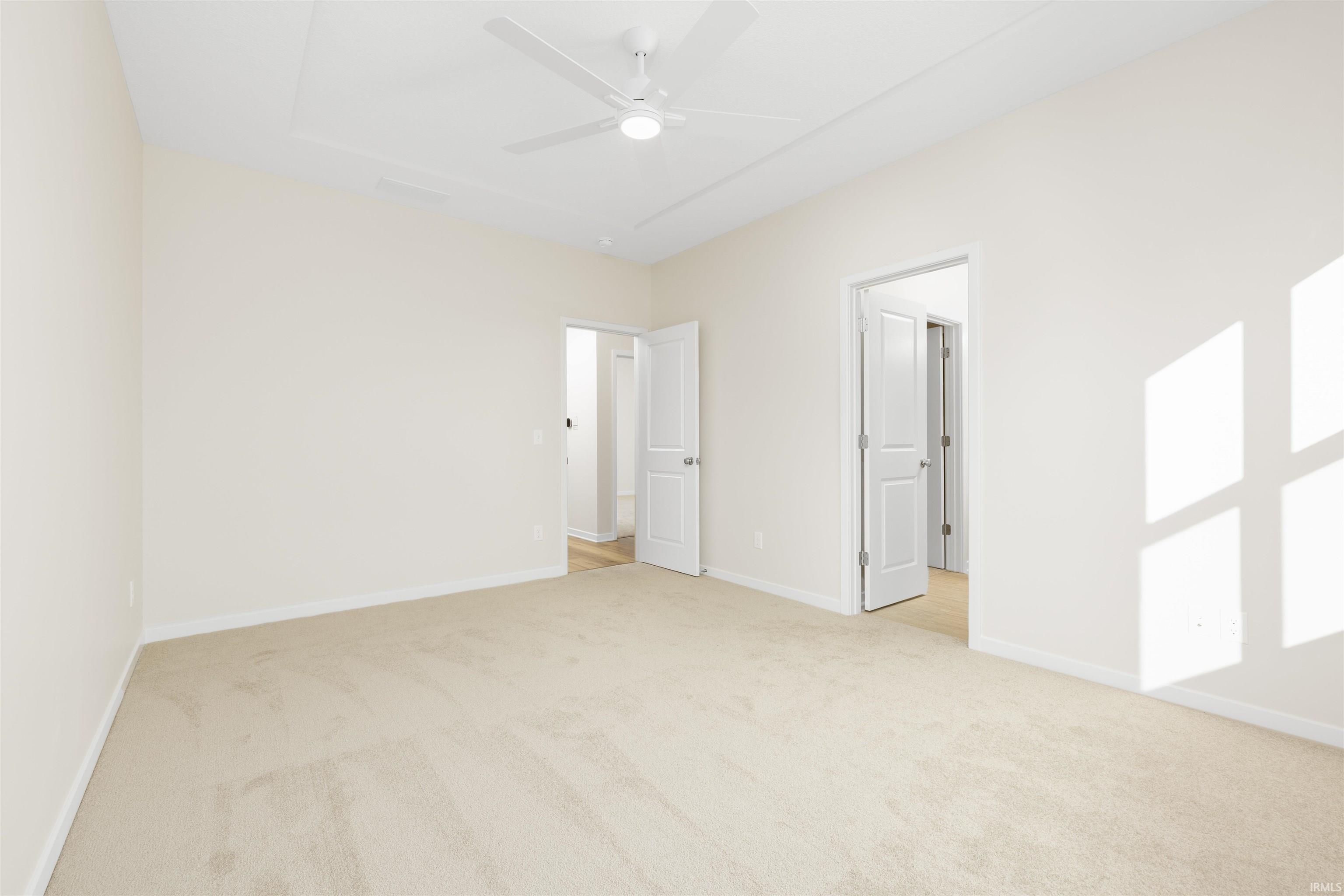 Photo 15 of 988 E Hawthorn Lane