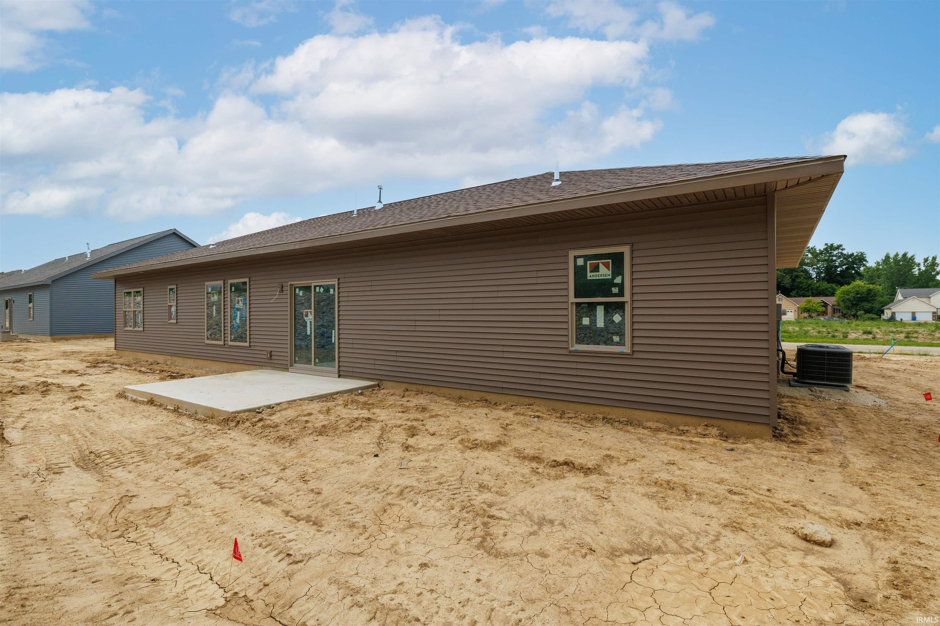 Photo 2 of 988 E Hawthorn Lane