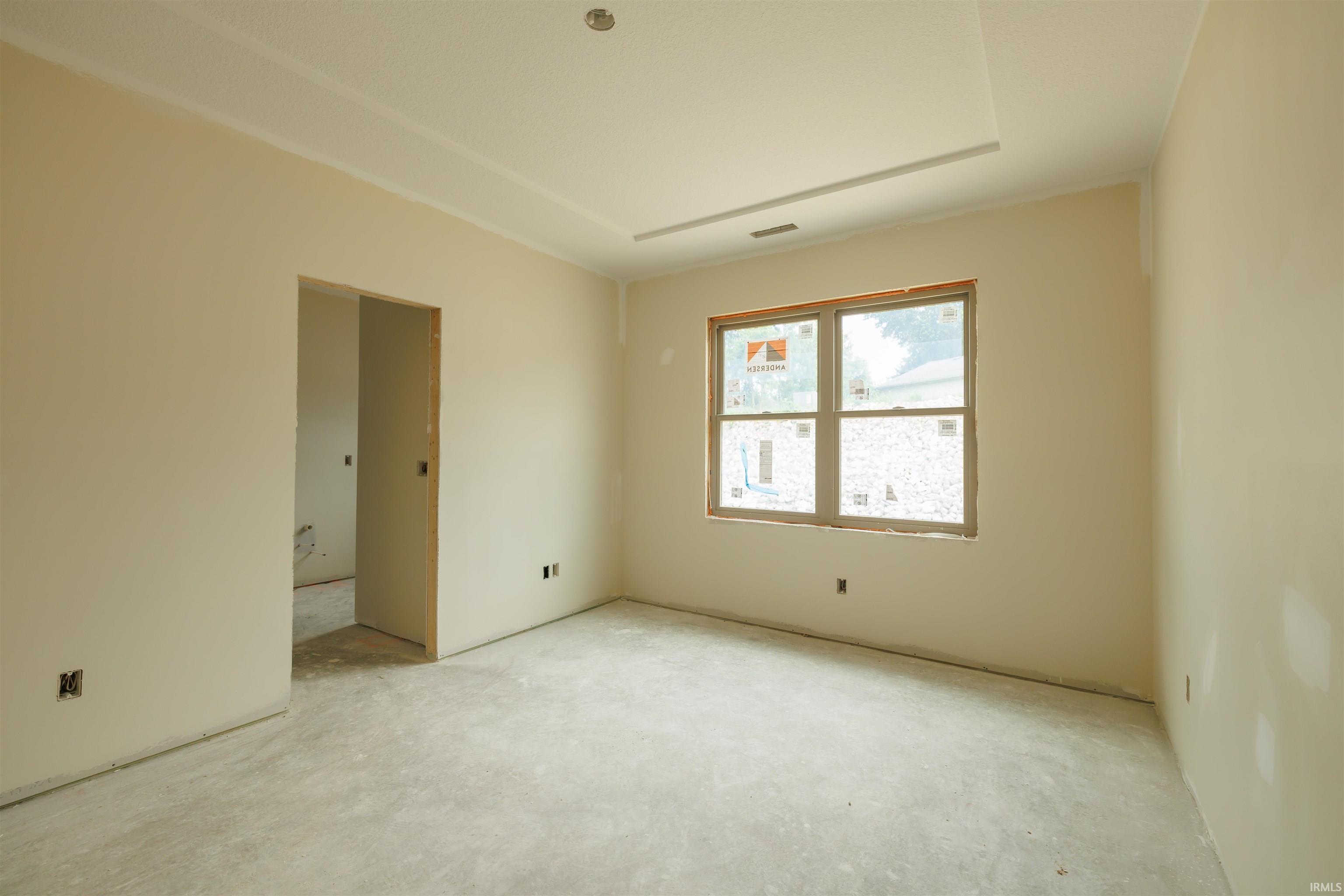 Photo 6 of 988 E Hawthorn Lane