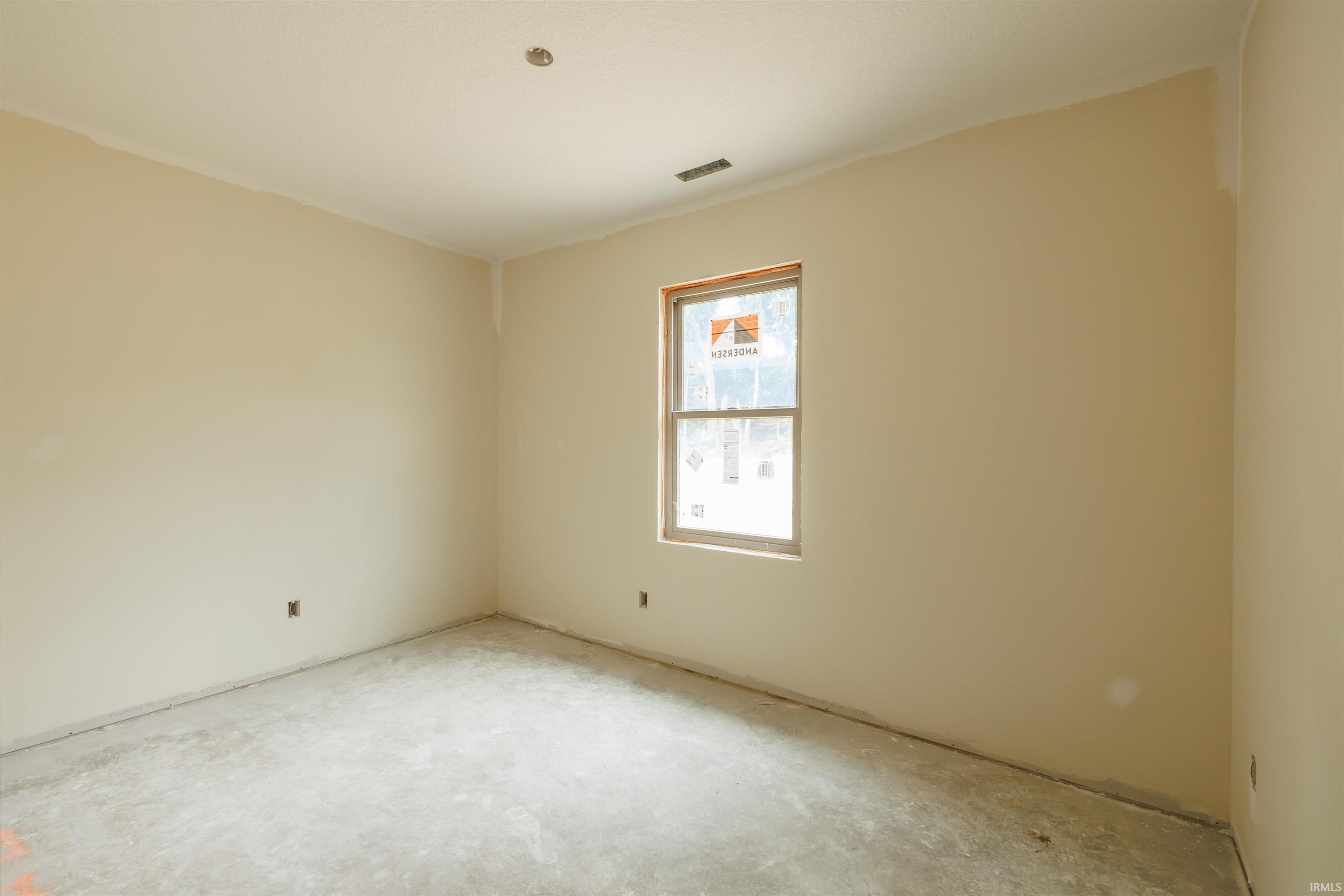 Photo 7 of 988 E Hawthorn Lane